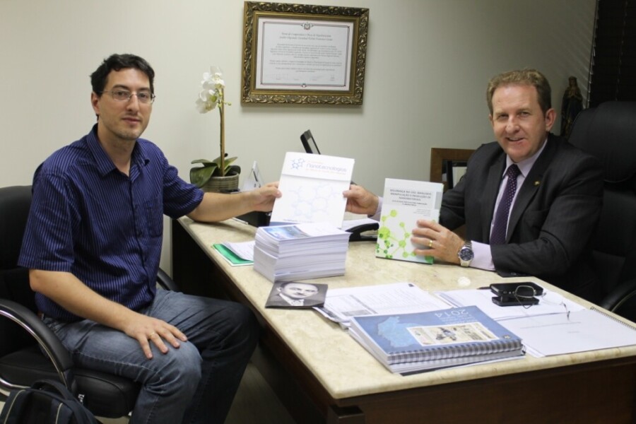 Comin recebe doutor em nanotecnologia - Assembleia Legislativa do ...