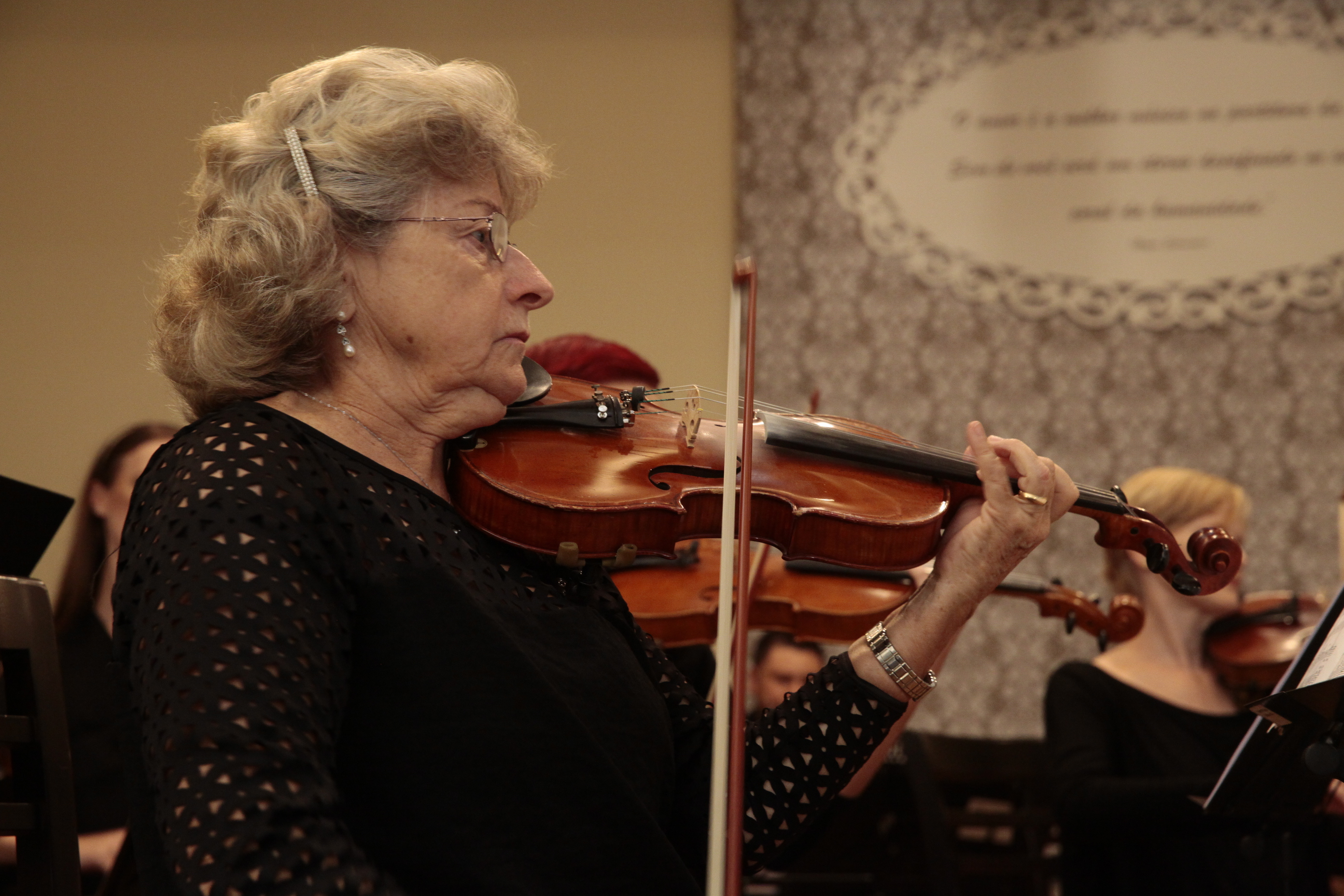 Christa Weisse.  Sessão Solene em homenagem à Orquestra São Bento do Sul pela passagem de seus 60 anos de fundação. Foto: Miriam Zomer/Agência AL