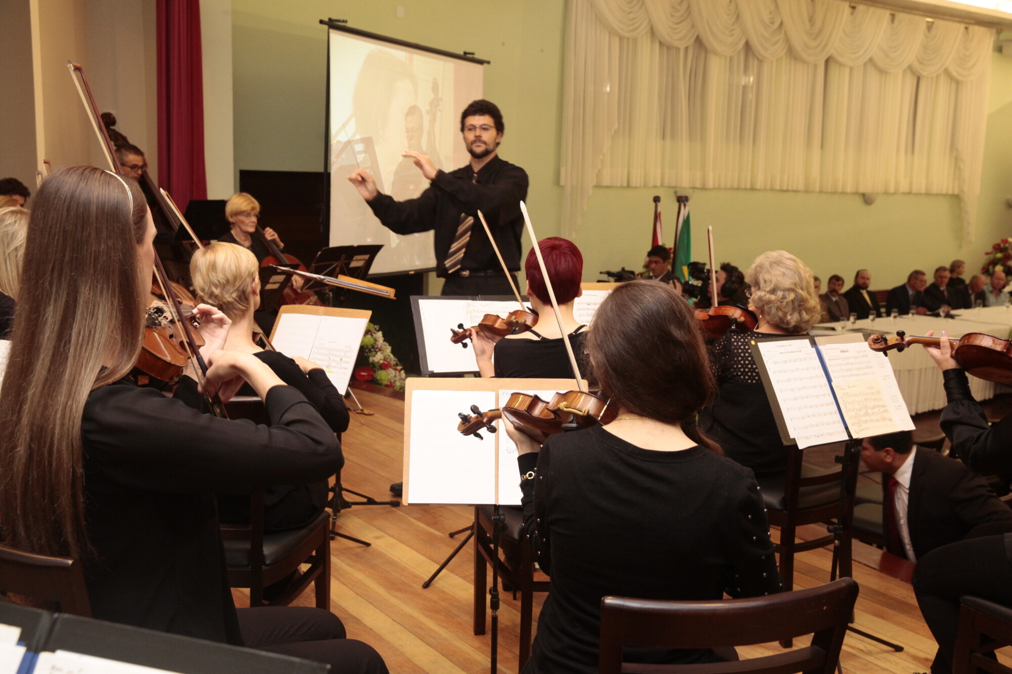 Alesc homenageia Orquestra São Bento do Sul pelos 60 anos de atividades