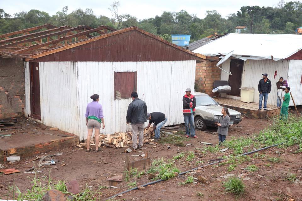 Exército está em SC para ajuda à cidades atingidas pelo tornado