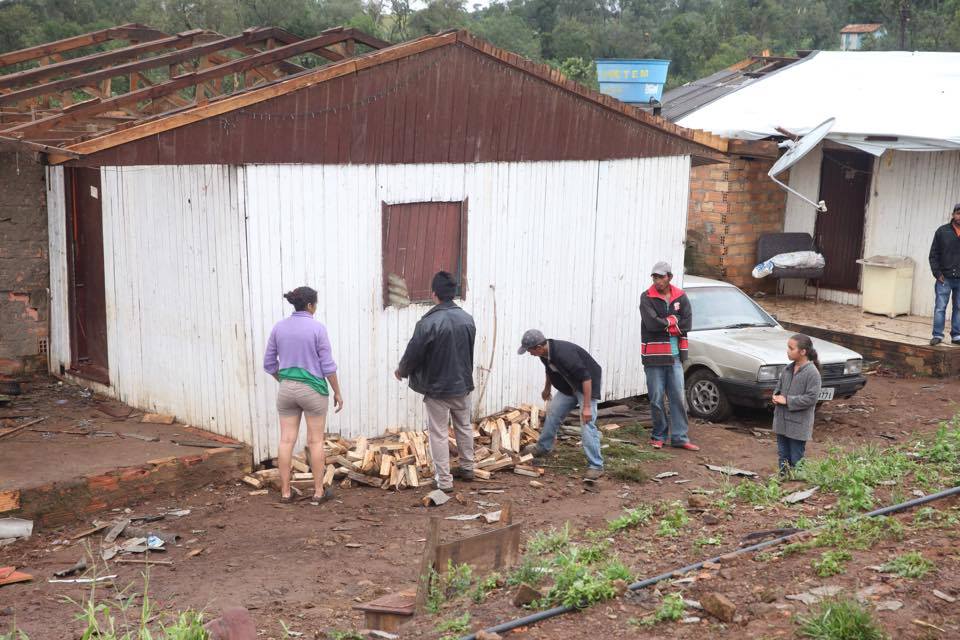 Exército está em SC para ajuda à cidades atingidas pelo tornado