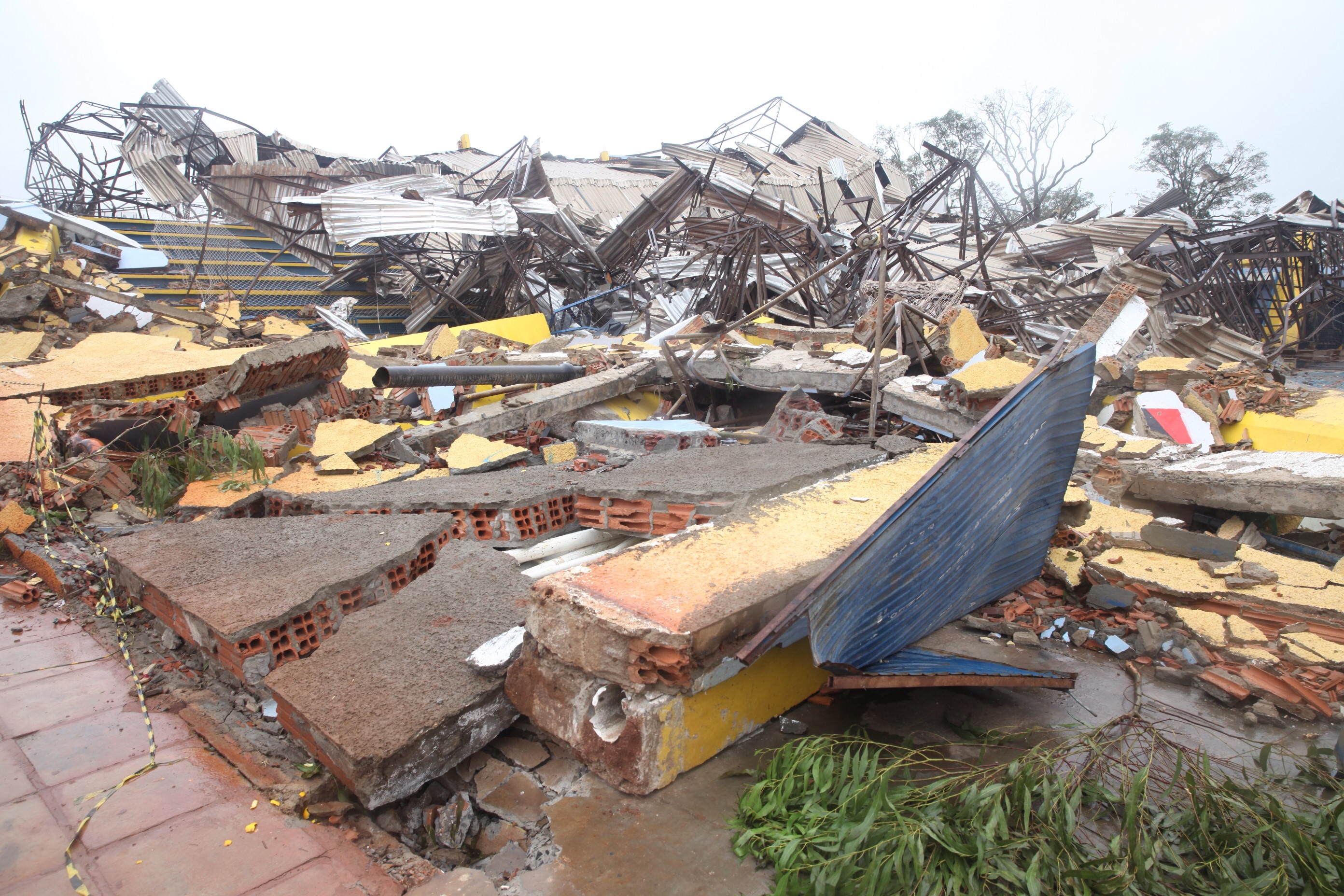 Tornados atingiram com força as cidades de Xanxerê e Ponte Serrada no oeste de Santa Catarina. Foto: Fábio Queiroz / Agência AL