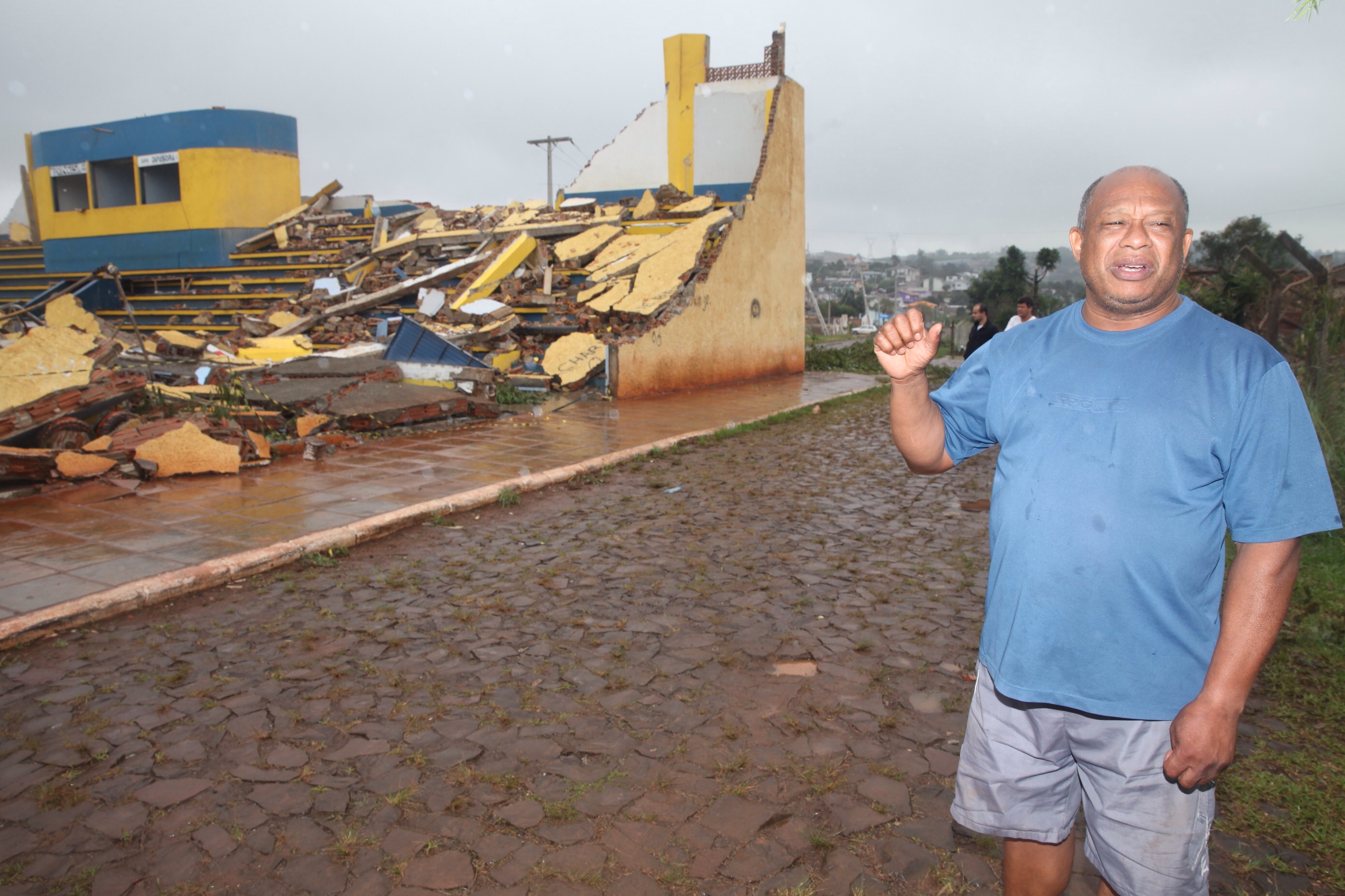 Tornados atingiram com força as cidades de Xanxerê e Ponte Serrada no oeste de Santa Catarina. Foto: Fábio Queiroz / Agência AL