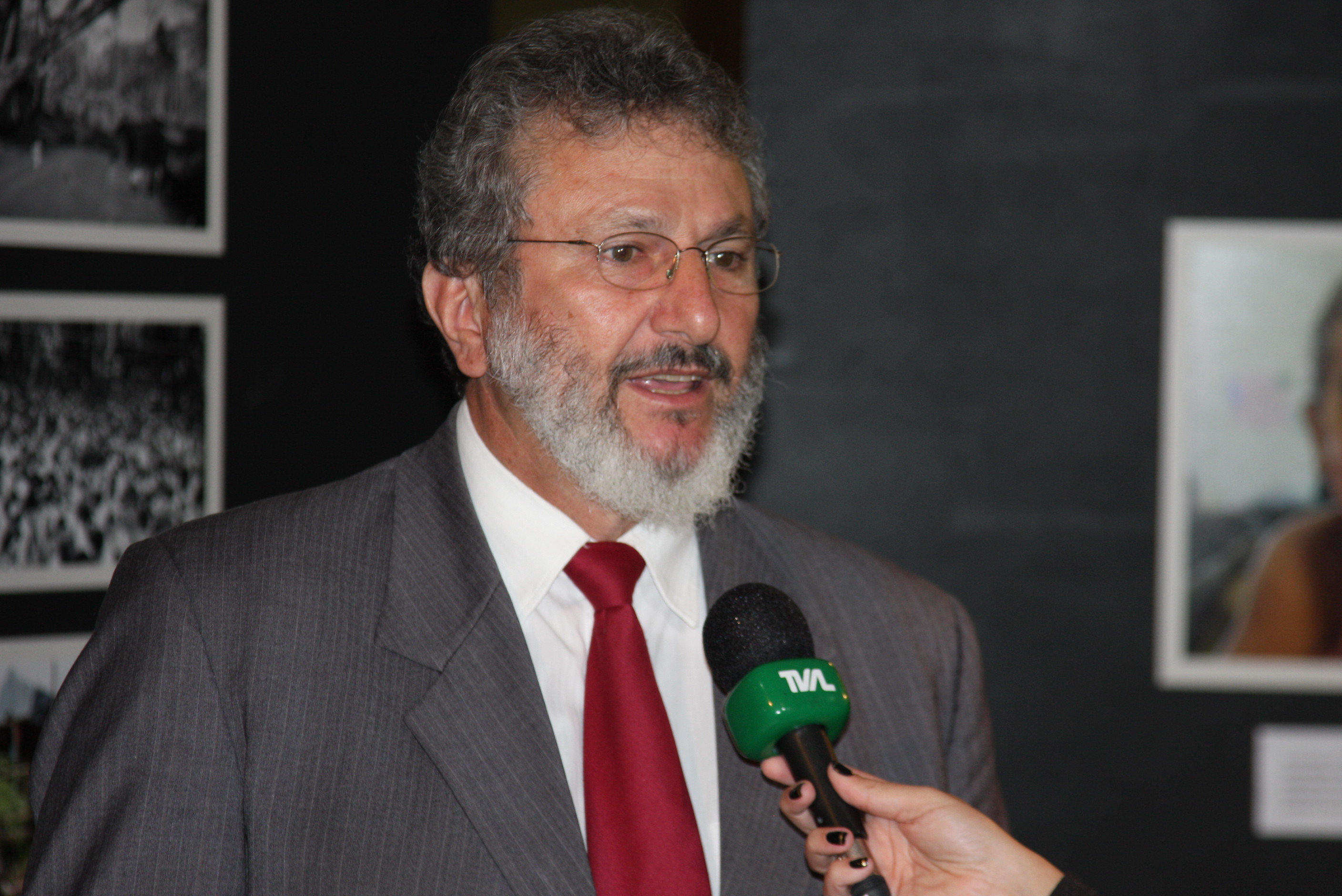 Exposição fotográfica MST/SC 30 anos. Deputado Padre Pedro Baldissera (PT)  Foto:Yuri Santos / Agência AL