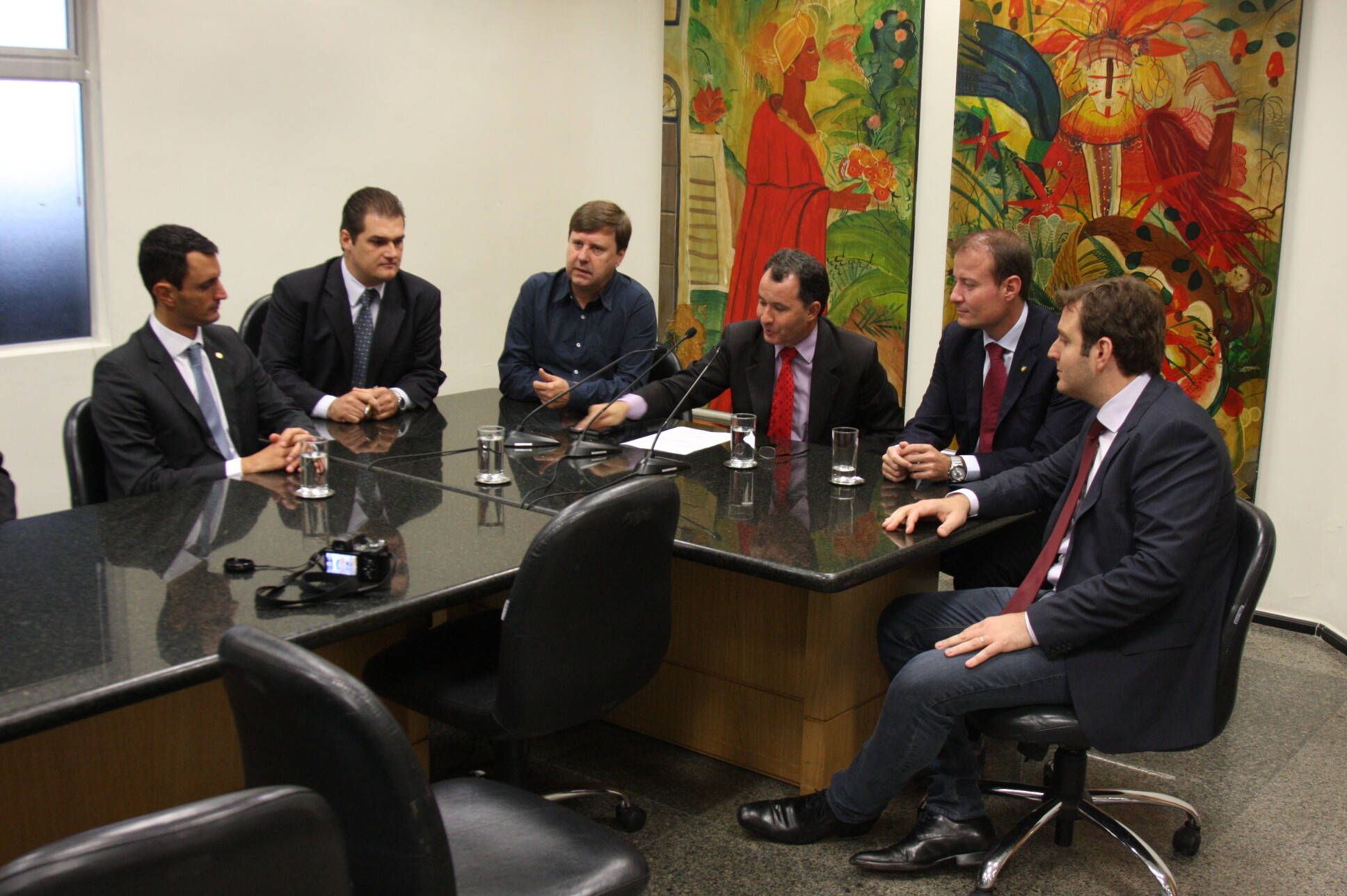 Instalada a Frente Parlamentar das Micro e Pequenas Empresas
