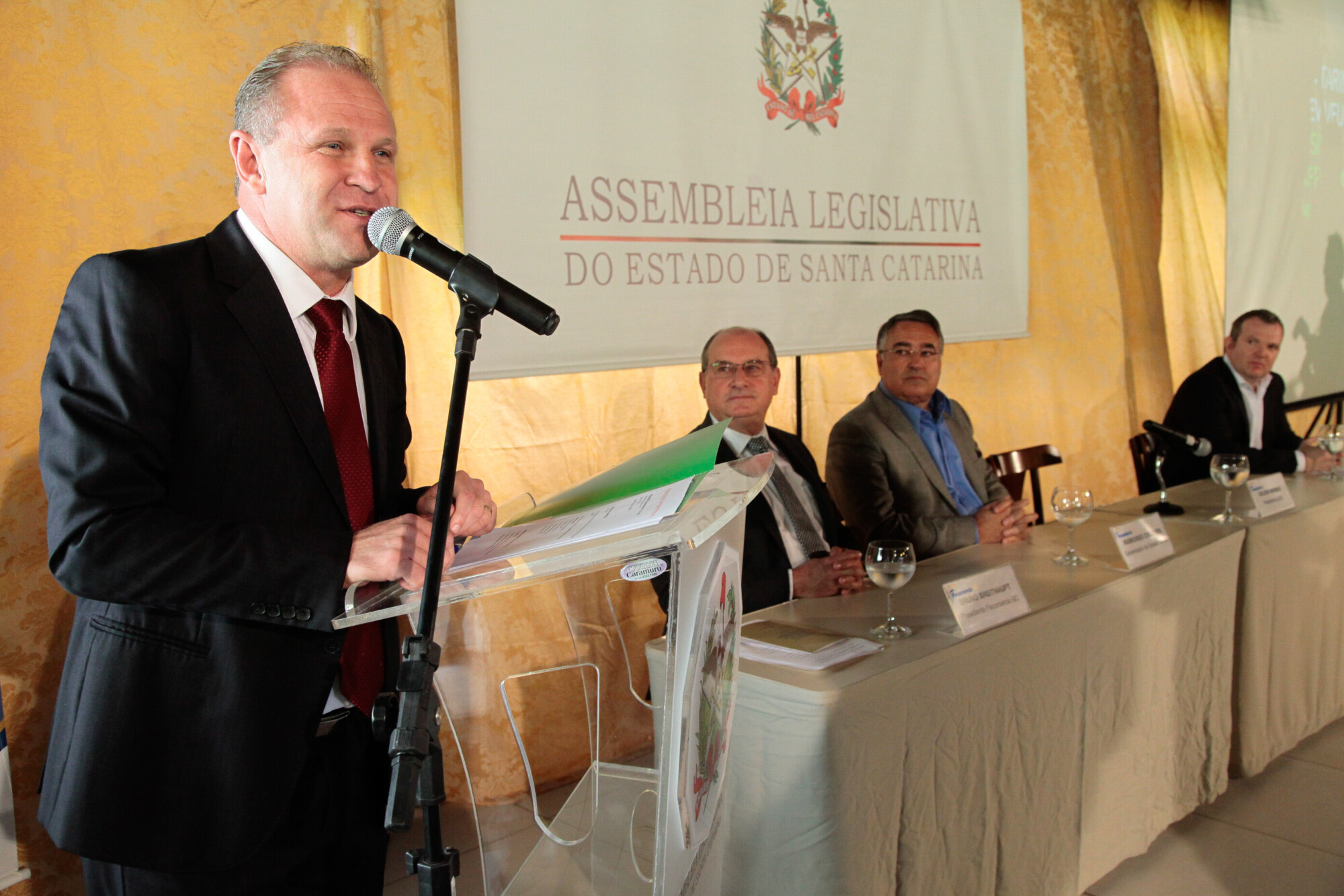 Assembleia e Fecomércio lançam campanha “Gente que faz a diferença”