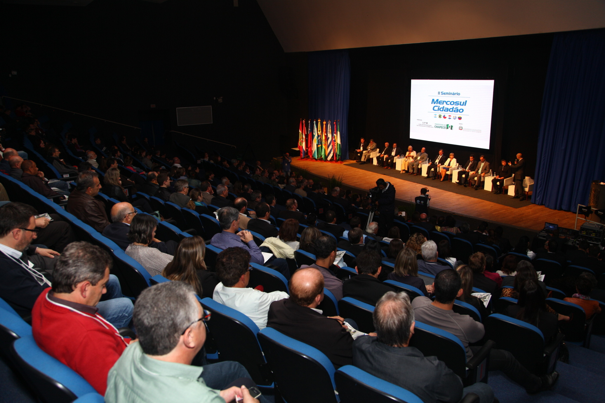 Parlamentares do Mercosul debatem gestão da água e integração na educação