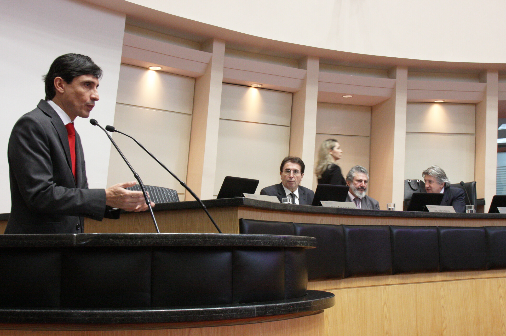 Juiz do trabalho afirma que falta diálogo sobre lei da terceirização