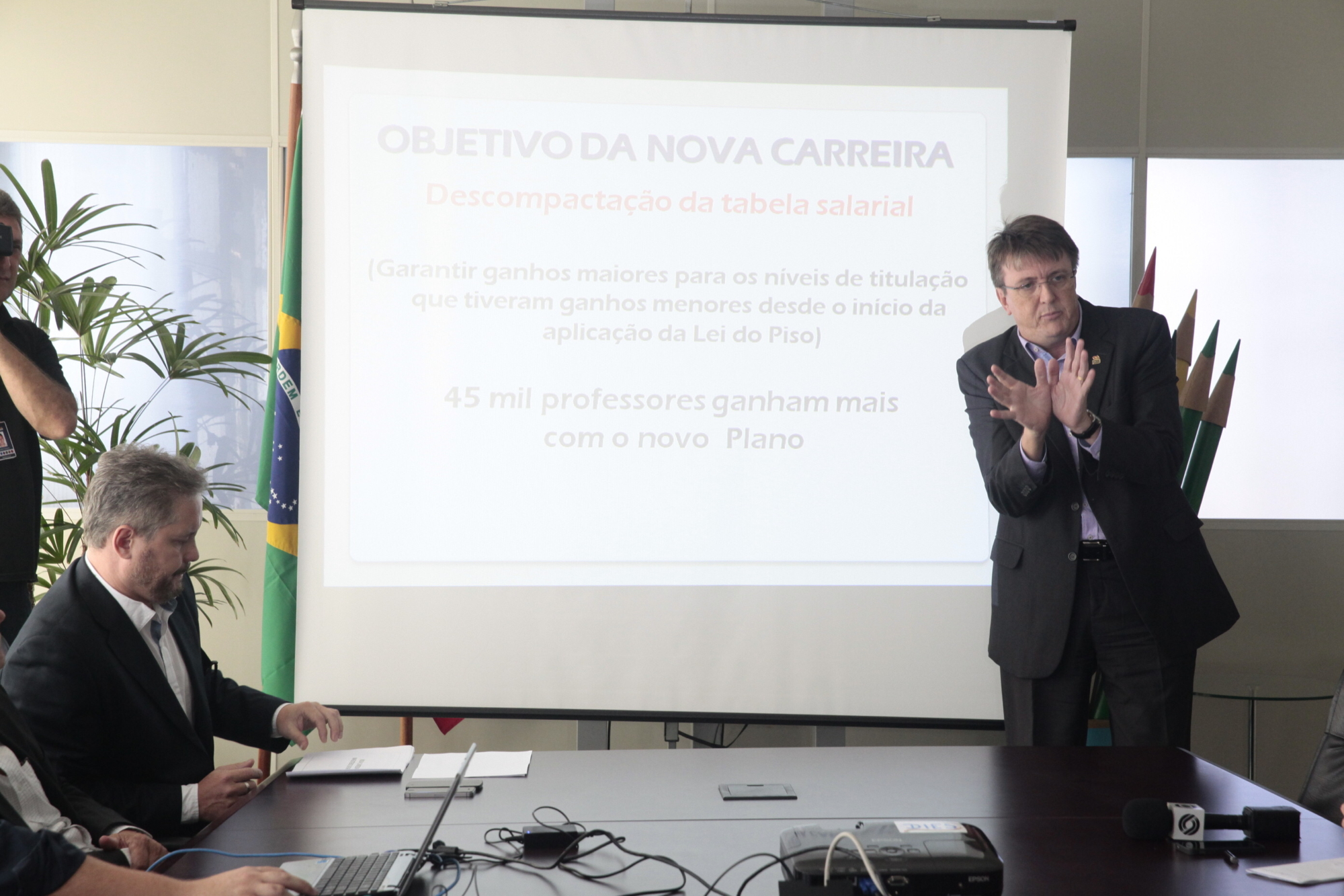 Governo apresenta nova proposta para carreira do magistério catarinense