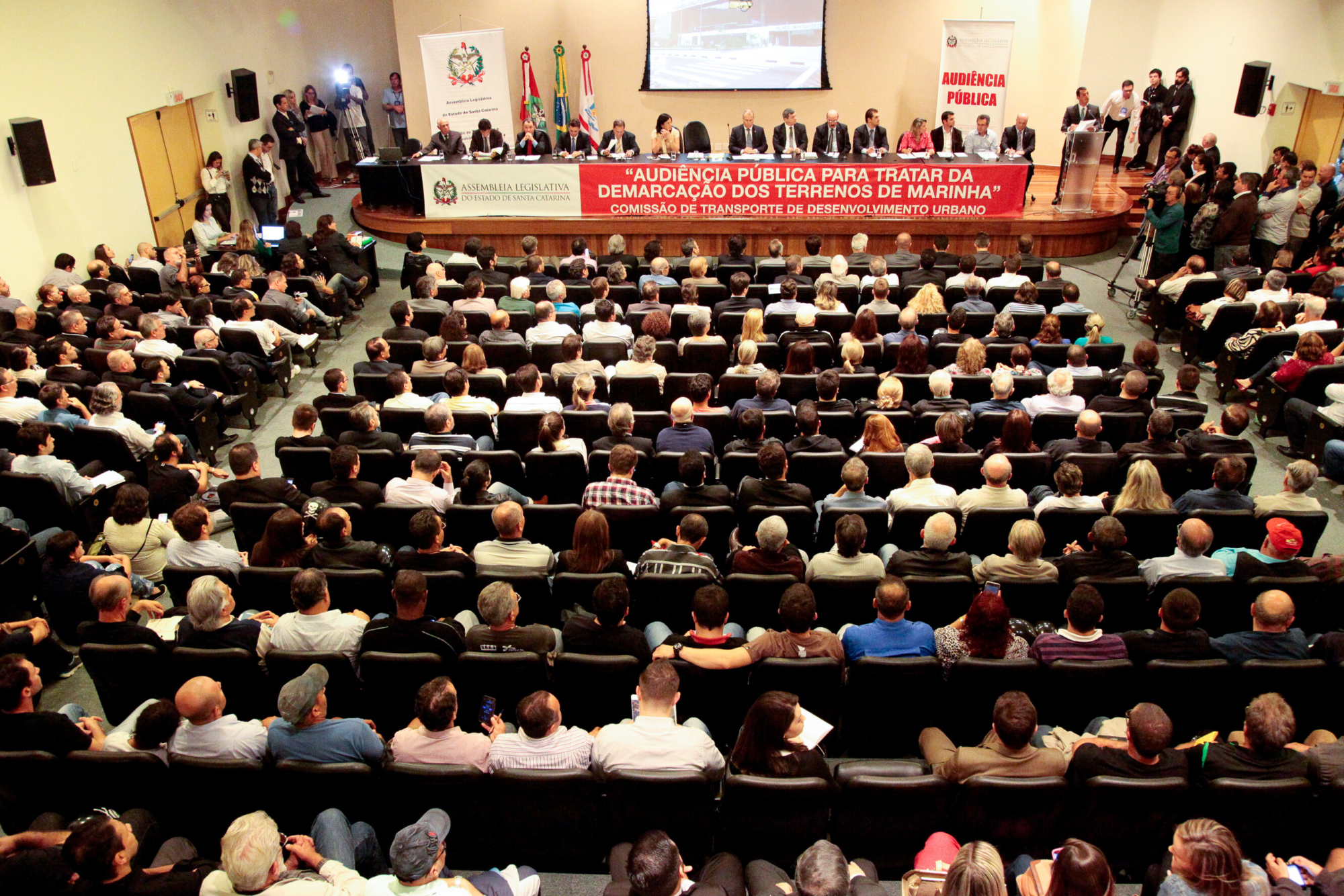 Audiência discute novas demarcações de terrenos de marinha em Florianópolis