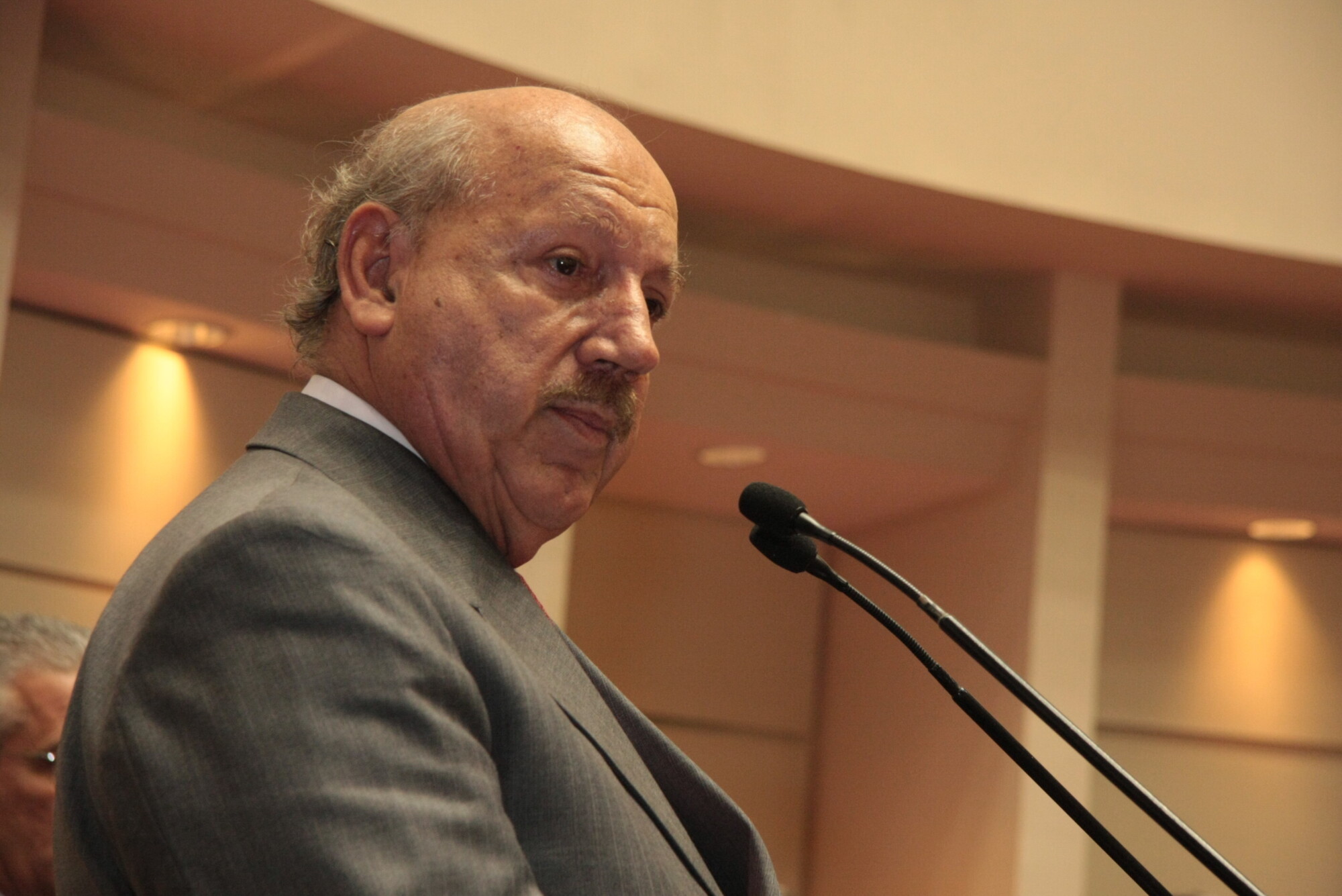 Parlamentares de vários partidos lamentam a morte de Luiz Henrique