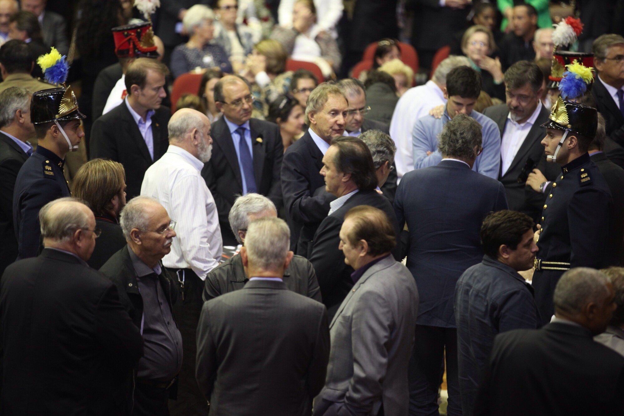 Políticos de todos os partidos estiveram no Centreventos Cau Hansen. FOTO: Fábio Queiroz/Agência AL