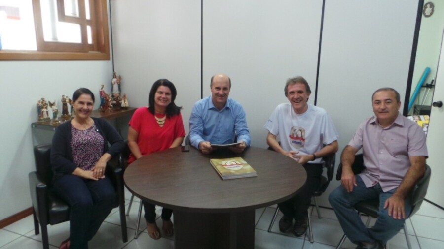 Deputado Zé Milton em reunião com a direção do colégio
