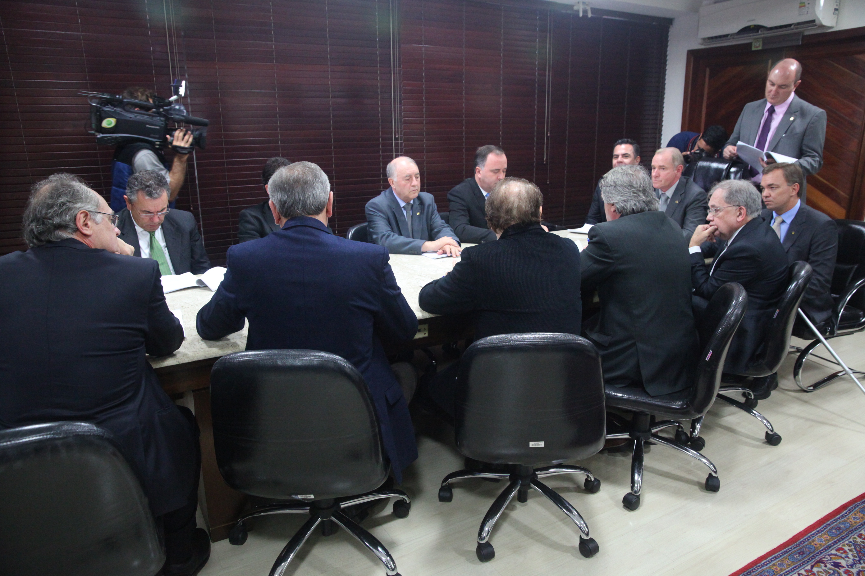 Entrega das propostas que alteram o Pacto Federativo. Foto: Eduardo Guedes de Oliveira / Agência AL