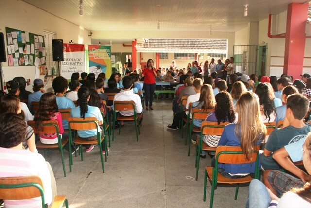 Escola do Legislativo cumpre papel de aproximar sociedade do Parlamento