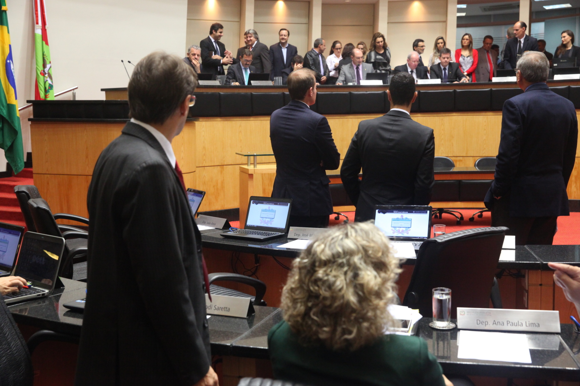 Deputados aprovam reajuste para servidores da Udesc