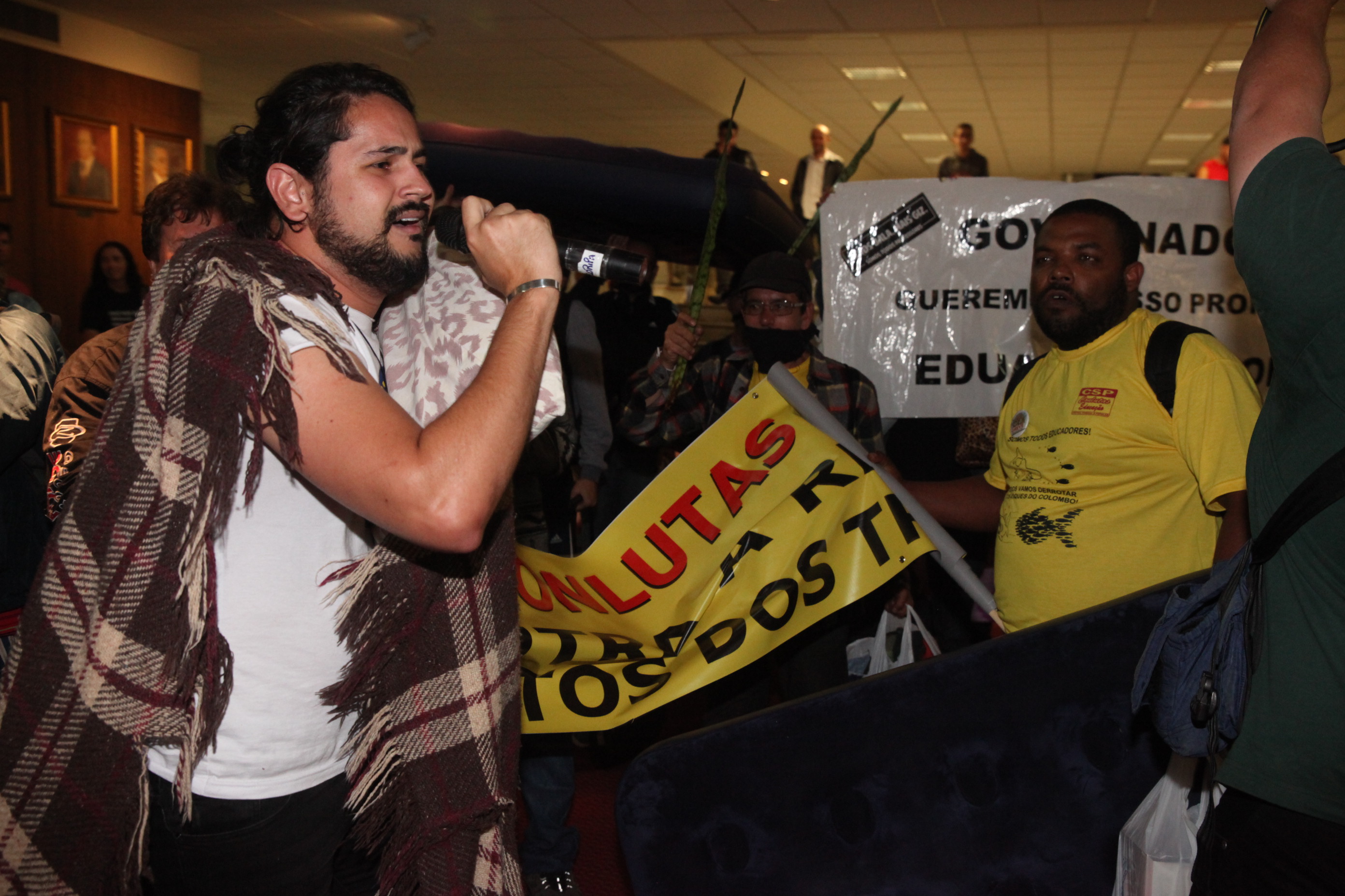 Professores desocupam Alesc após 35 dias. Foto: Fábio Queiroz / Agência AL