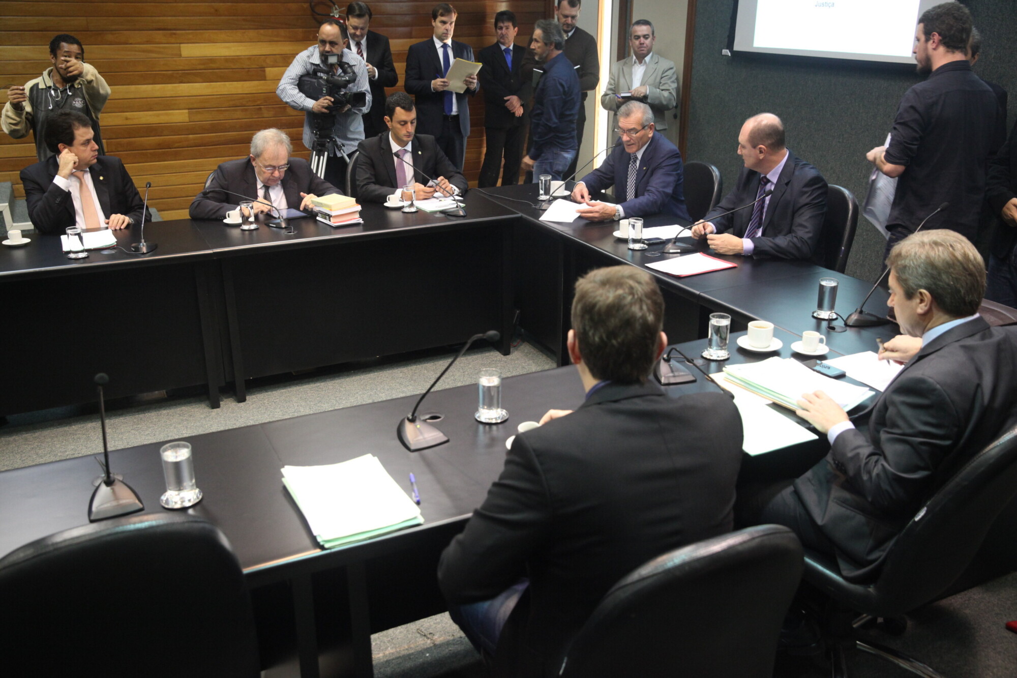 CCJ aprova proposta de criação do fundo Investsaúde