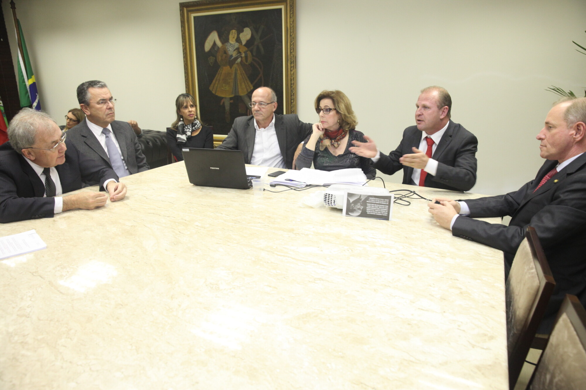 Comissão entrega primeiro anteprojeto para consolidação de leis de SC