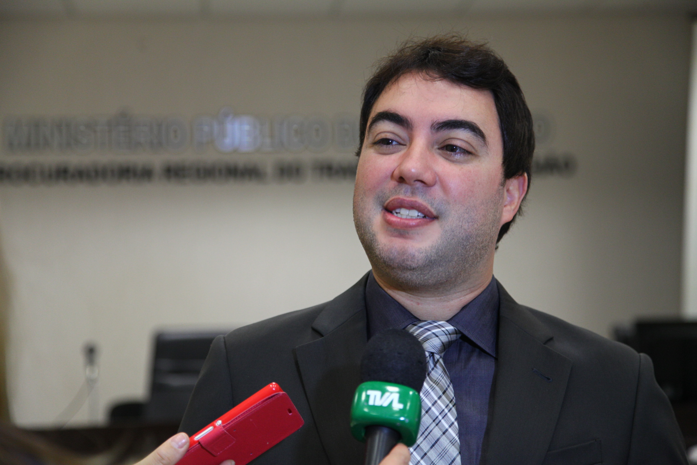 Marcelo Neves, Procurador do Trabalho.