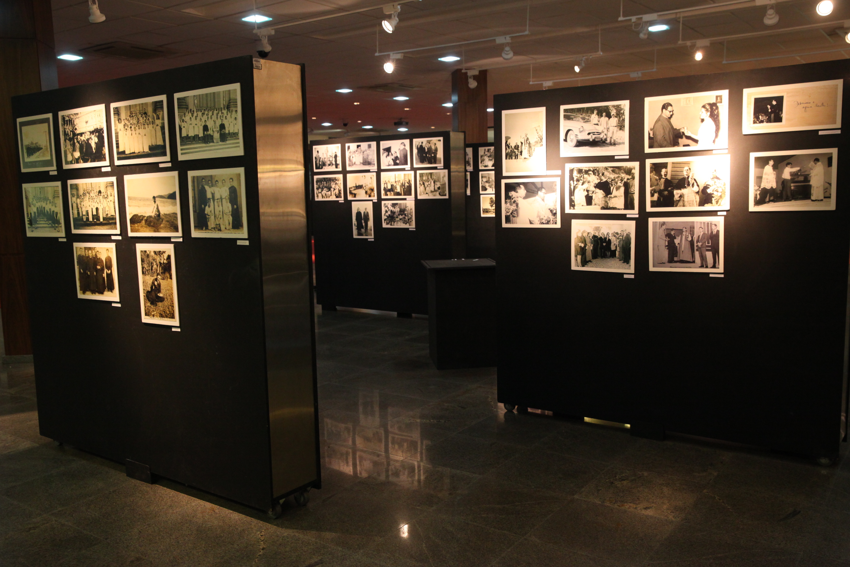 Mostra Fotográfica comemorativa aos 100 anos de nascimento do Monsenhor Agenor Marques Neves. Foto: Eduardo Guedes de Oliveira/Agência AL