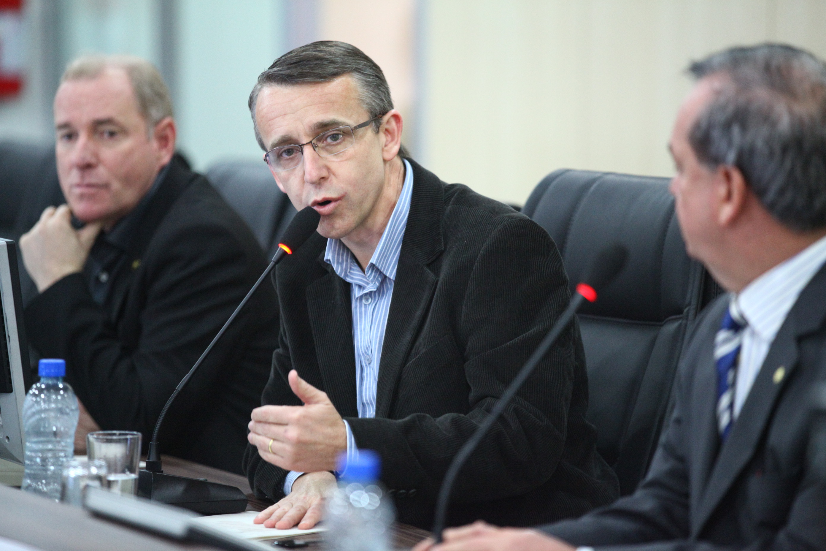 Audiência Pública em Blumenau discute a revogação do Estatuto do Desarmamento. Mário Hildebrandt - Foto: Solon Soares / Agência AL
