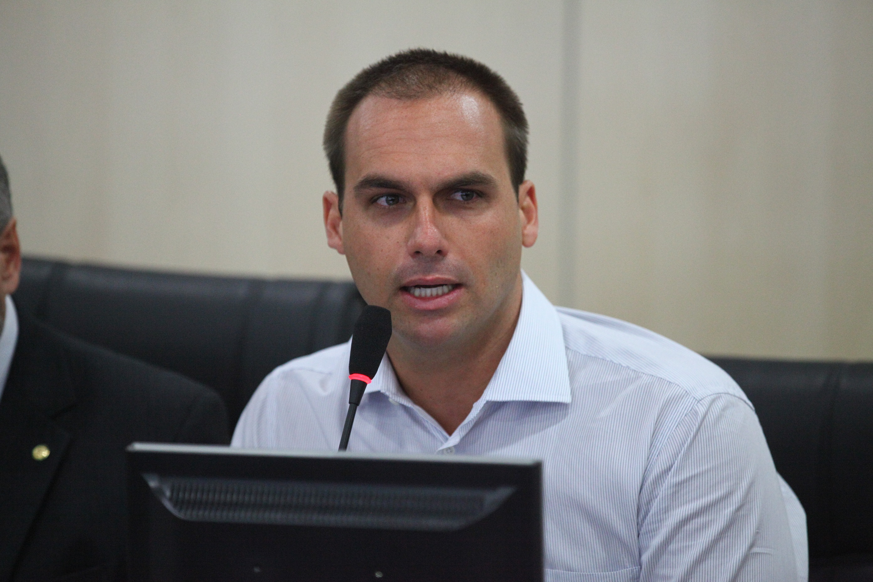 Audiência Pública em Blumenau discute a revogação do Estatuto do Desarmamento. Deputado Federal Eduardo Bolsanaro - Foto: Solon Soares / Agência AL