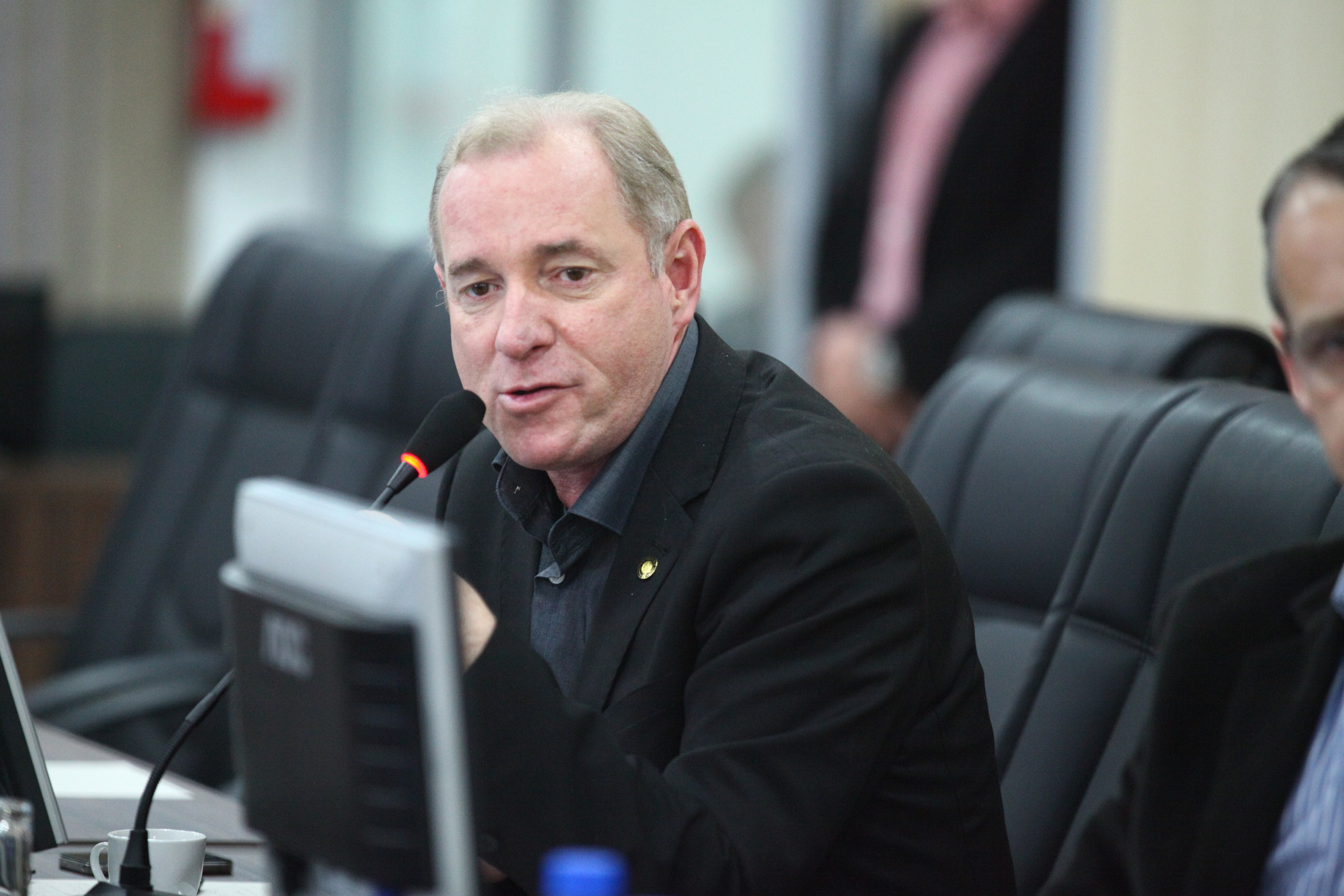 Audiência Pública em Blumenau discute a revogação do Estatuto do Desarmamento. Deputado Aldo Schneider (PMDB)  - Foto: Solon Soares / Agência AL