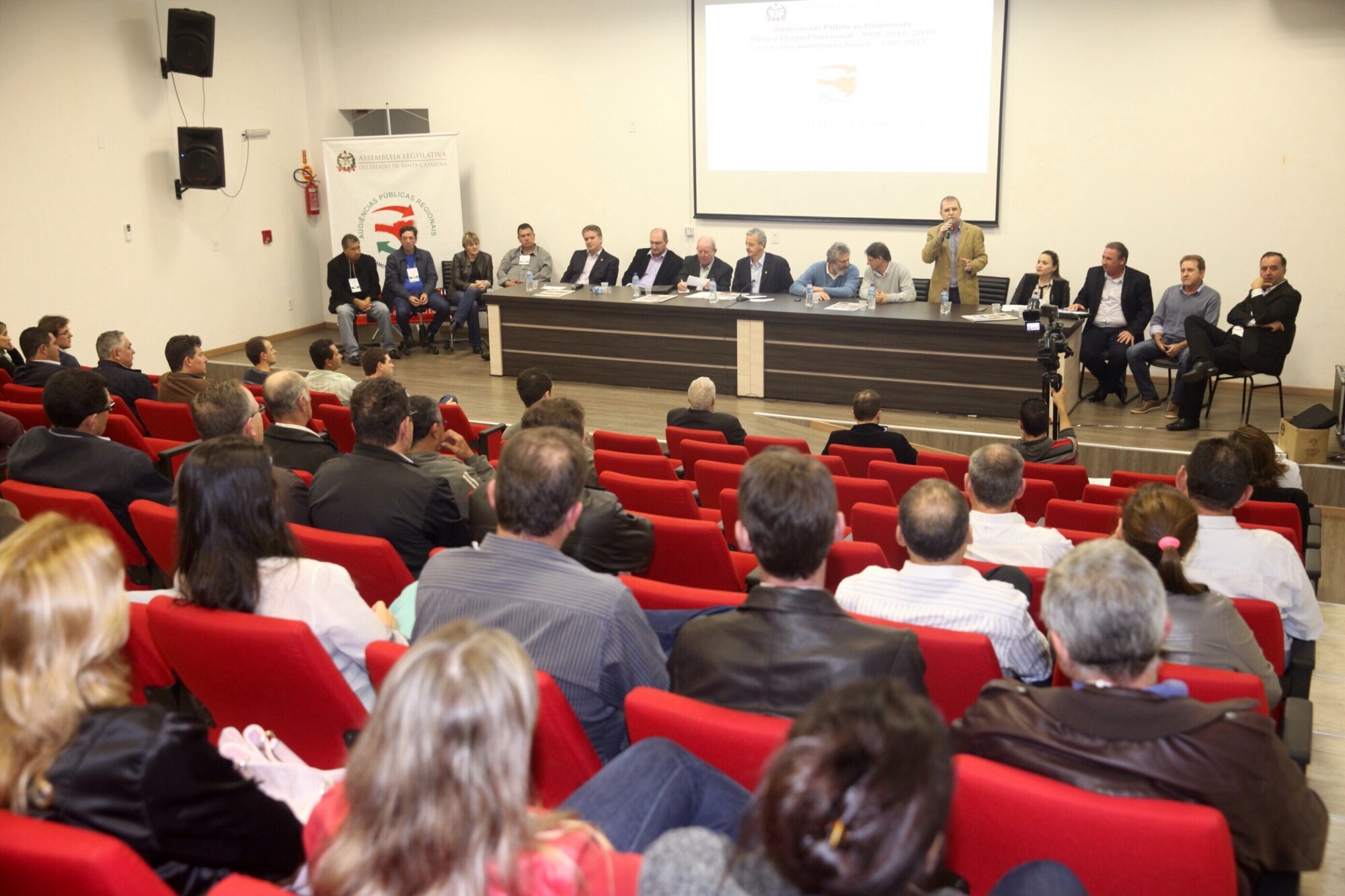 Audiência Pública do Orçamento Regionalizado em Dionísio Cerqueira na noite de segunda-feira. Foto: Fábio Queiroz / Agência AL