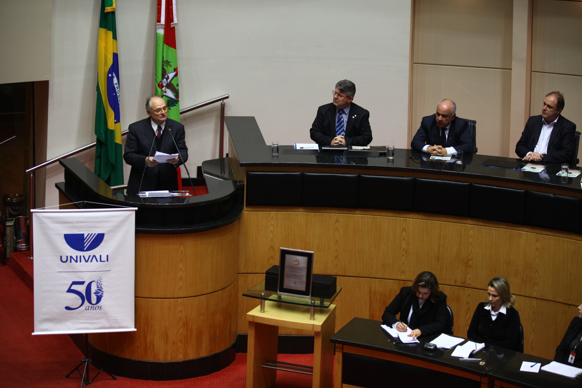 Curso de Direito da Univali completa 50 anos e recebe homenagem da Alesc