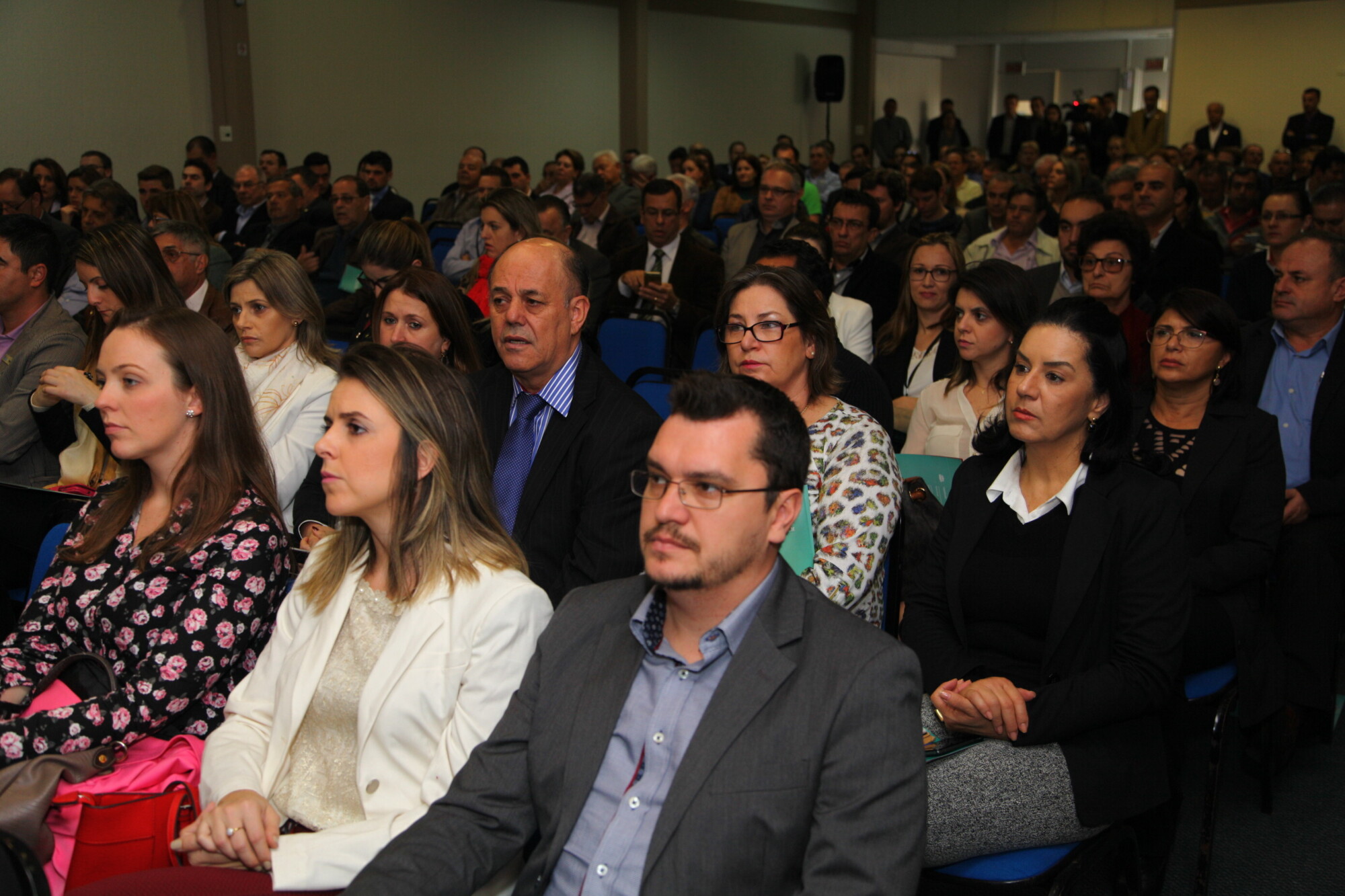 Público lotou o auditório do Hotel Castelmar, em Florianópolis