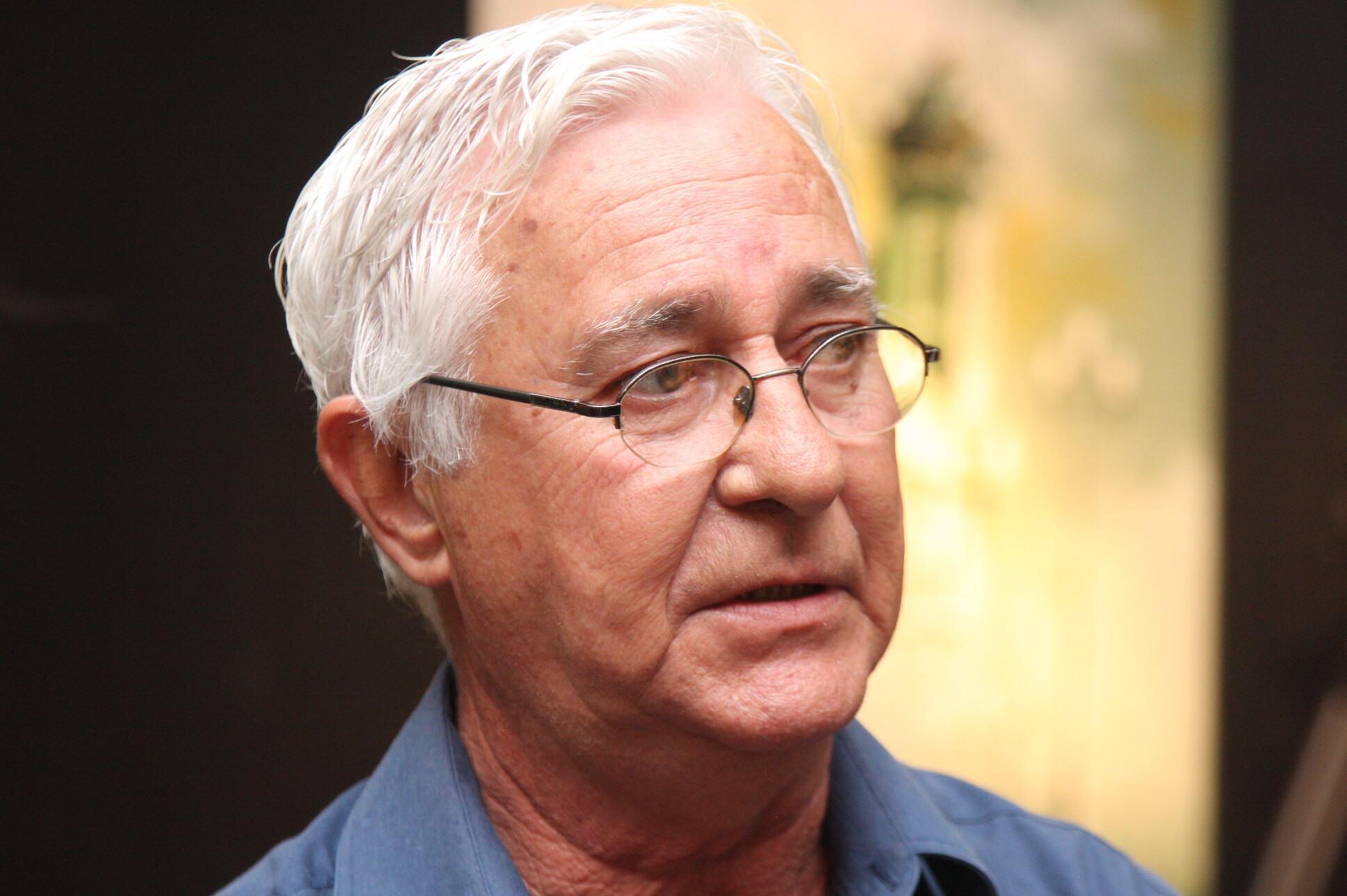 Artista plástico Velmo Teixeira