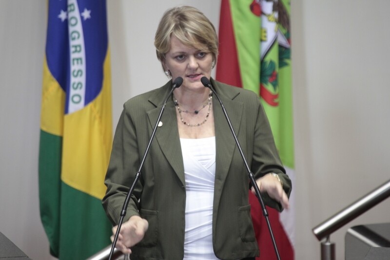 Deputada Luciane Carminatti