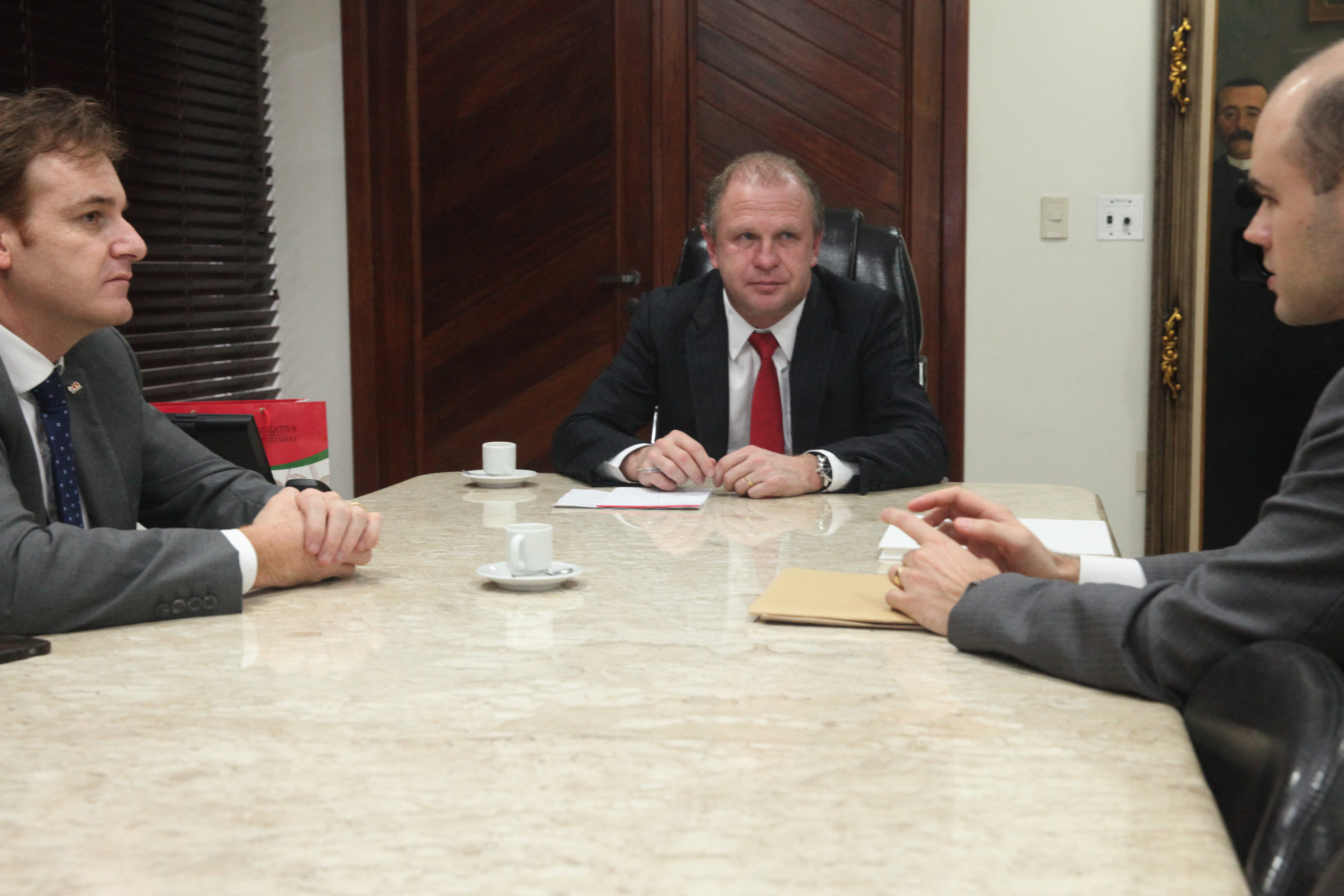 Presidente da Alesc, Gelson Merisio, recebe visita do Presidente da OAB-SC, Tullo Cavallazzi. Foto:  Fábio Queiroz / Agência AL