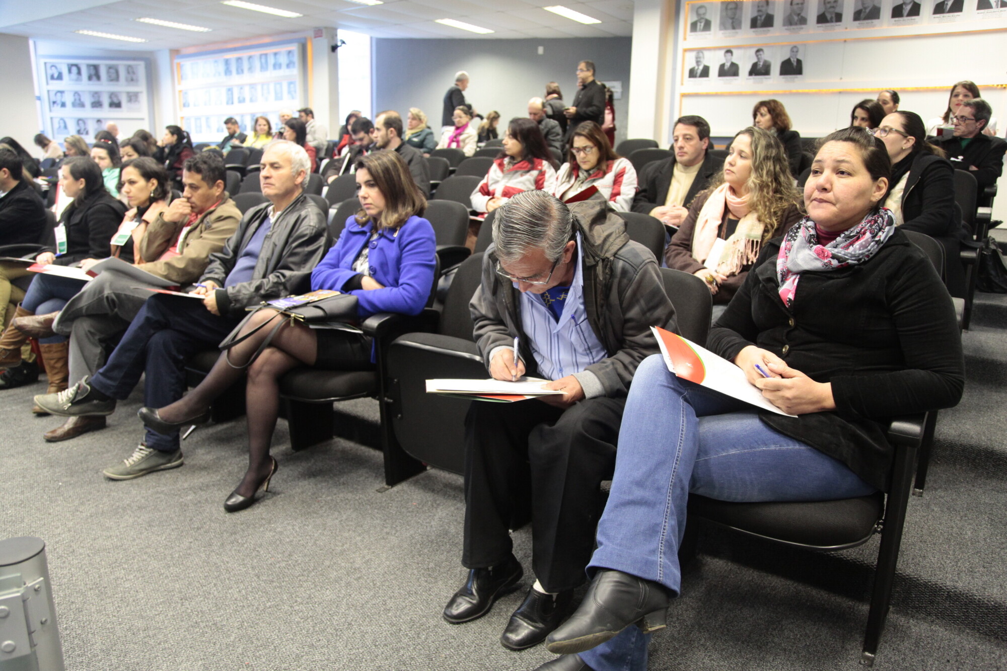 Público formado por conselheiros tutelares, gestores do FIA, secretários municipais, contadores e assistentes sociais