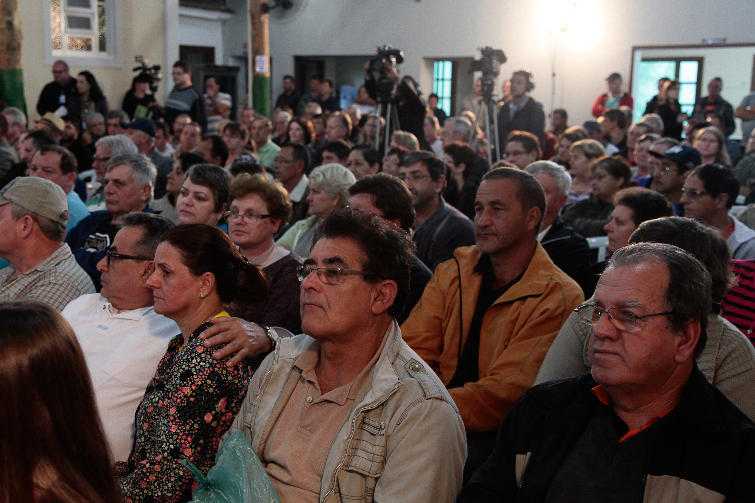 Programa Lar Legal - Praia do Ervino - São Francisco do Sul. Fotos: Miriam Zomer/Agência AL