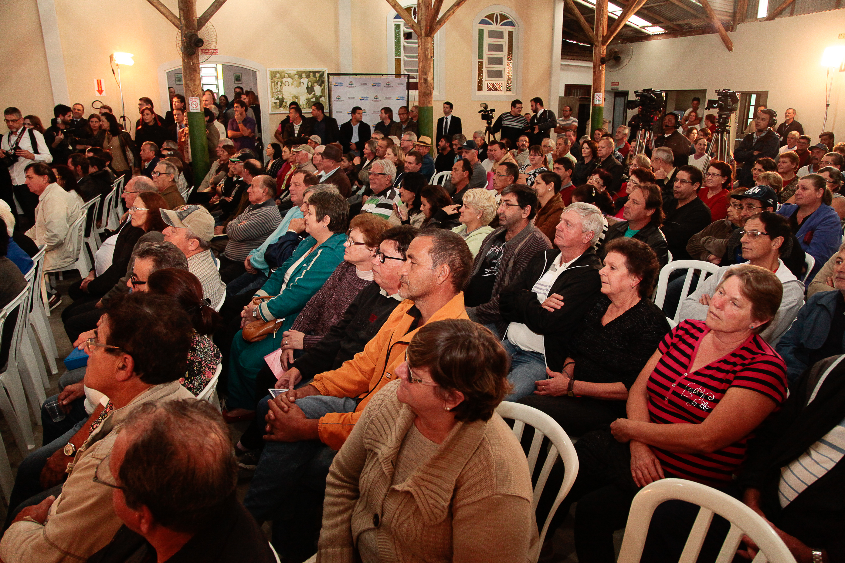 Programa Lar Legal - Praia do Ervino - São Francisco do Sul. Fotos: Miriam Zomer/Agência AL