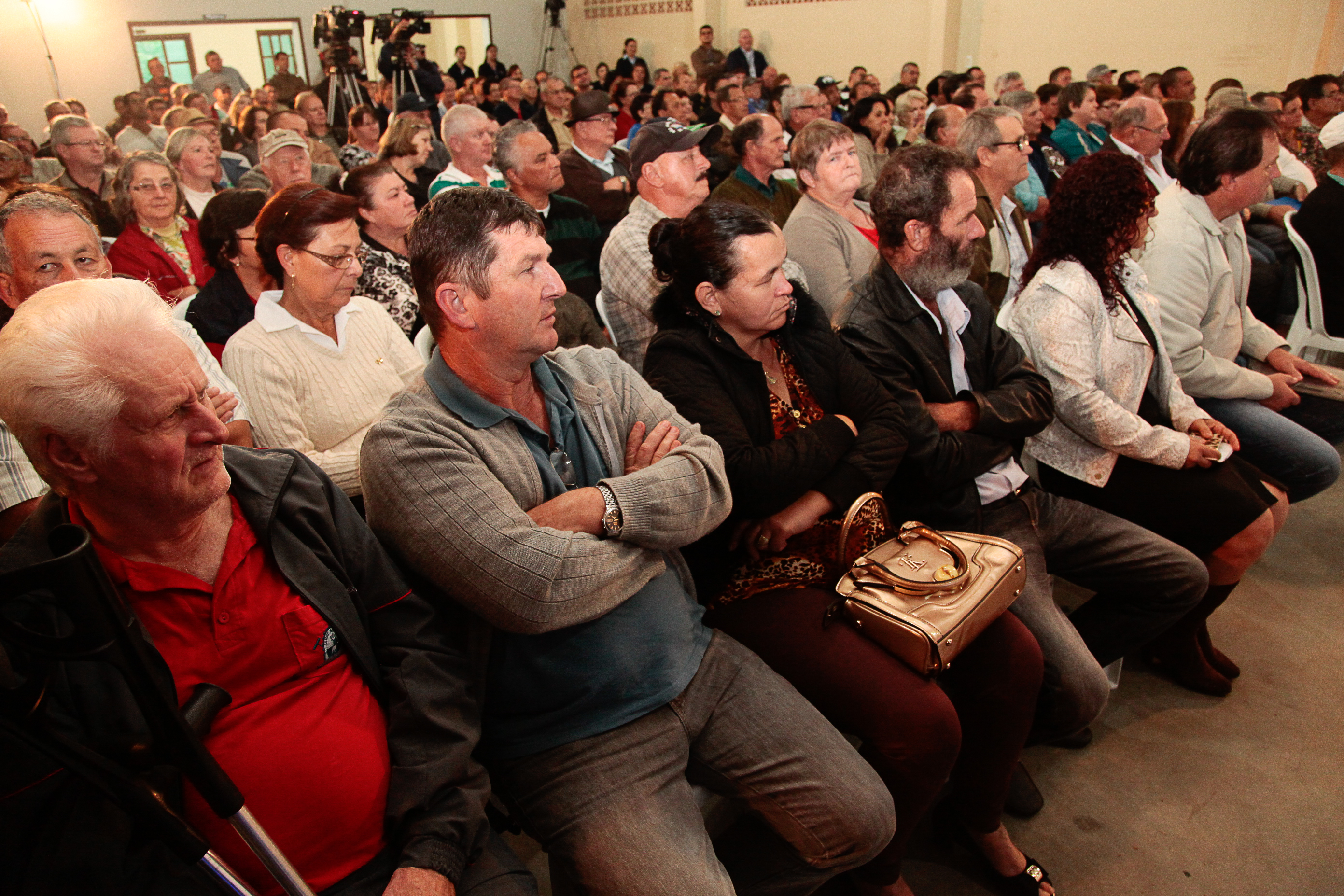 Programa Lar Legal - Praia do Ervino - São Francisco do Sul. Fotos: Miriam Zomer/Agência AL