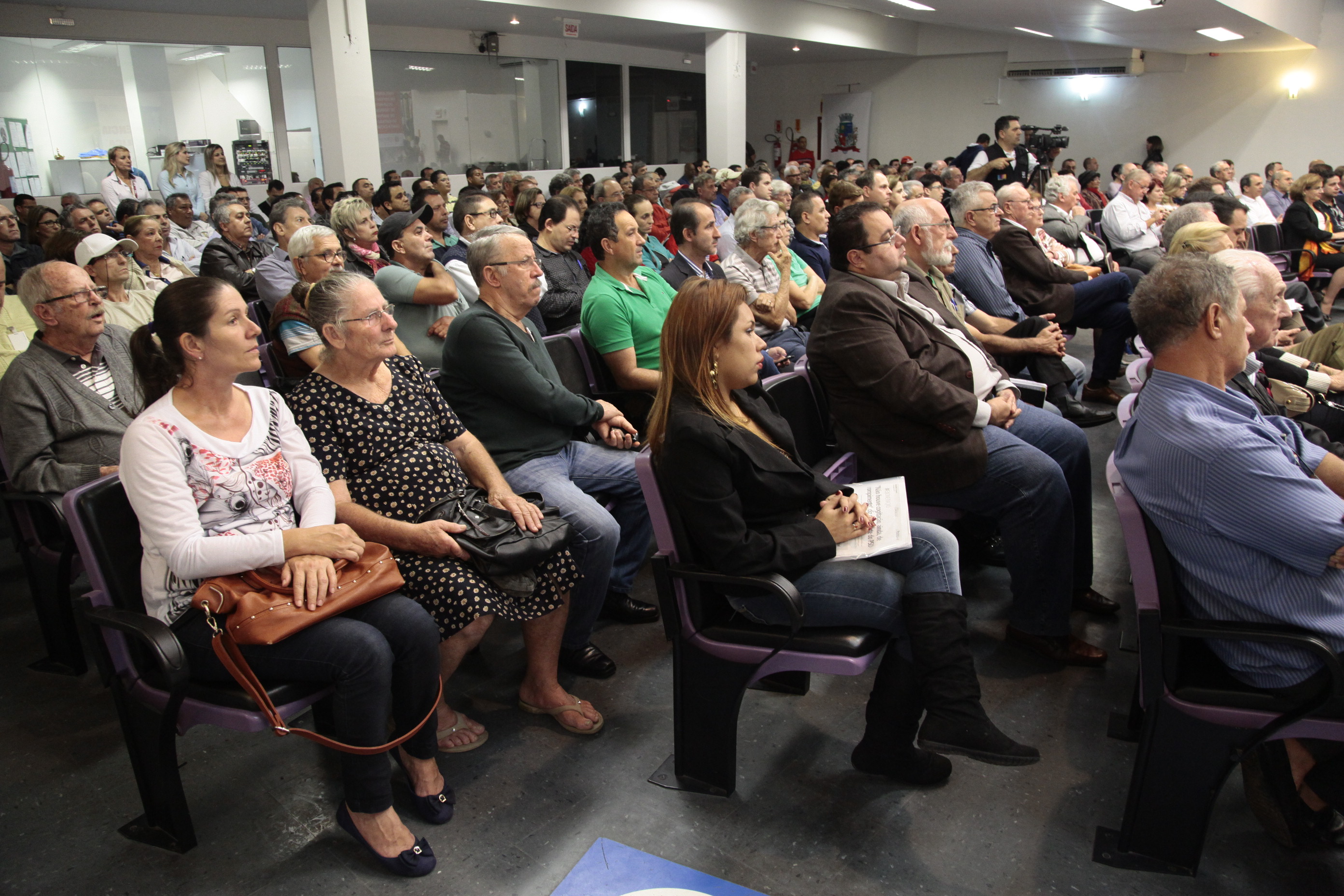 Audiência Pública para debater a Demarcação dos terrenos de Marinha - Joinville. Foto: Miriam Zomer/Agência AL