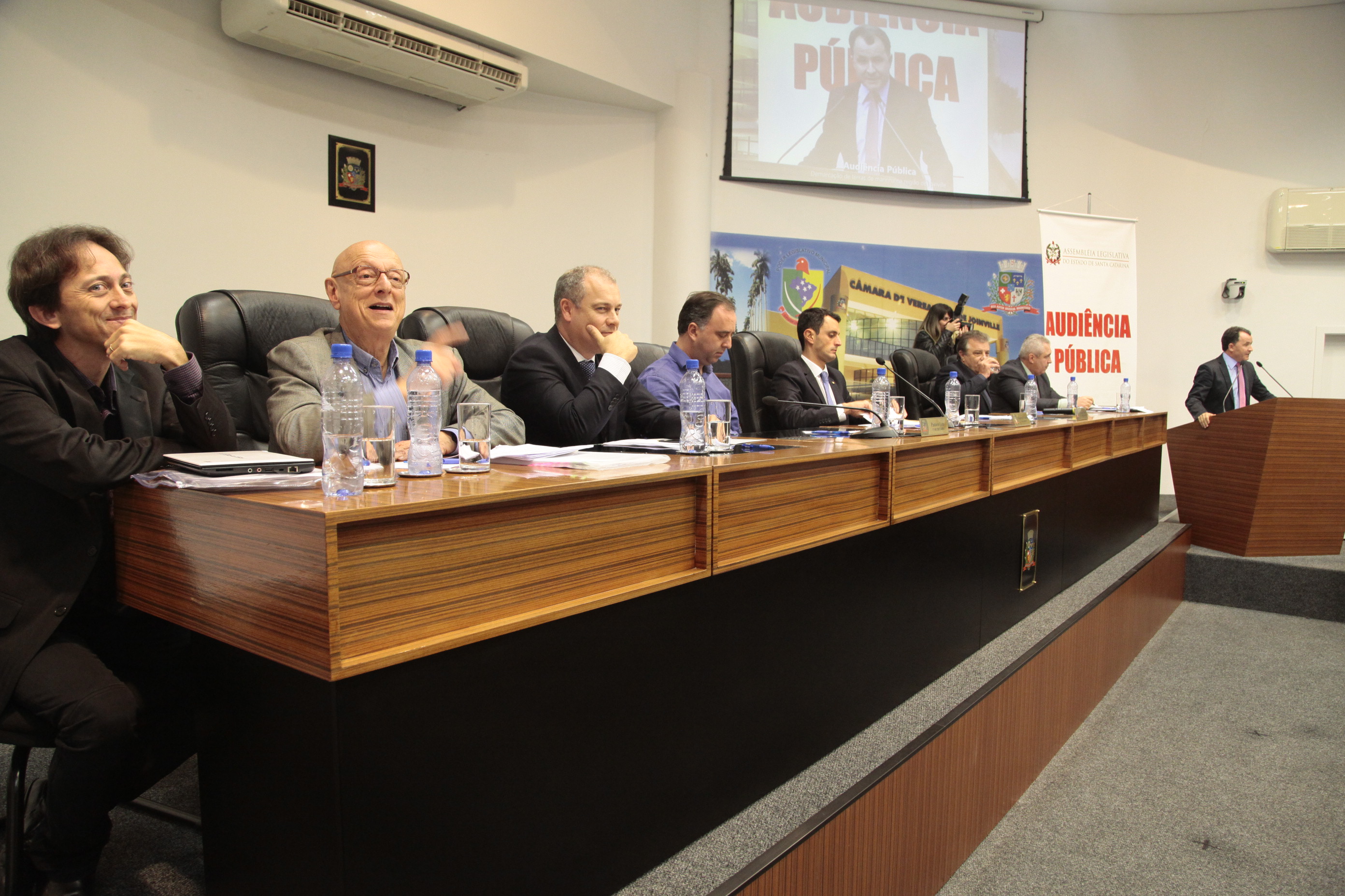 Audiência Pública para debater a Demarcação dos terrenos de Marinha - Joinville. Foto: Miriam Zomer/Agência AL