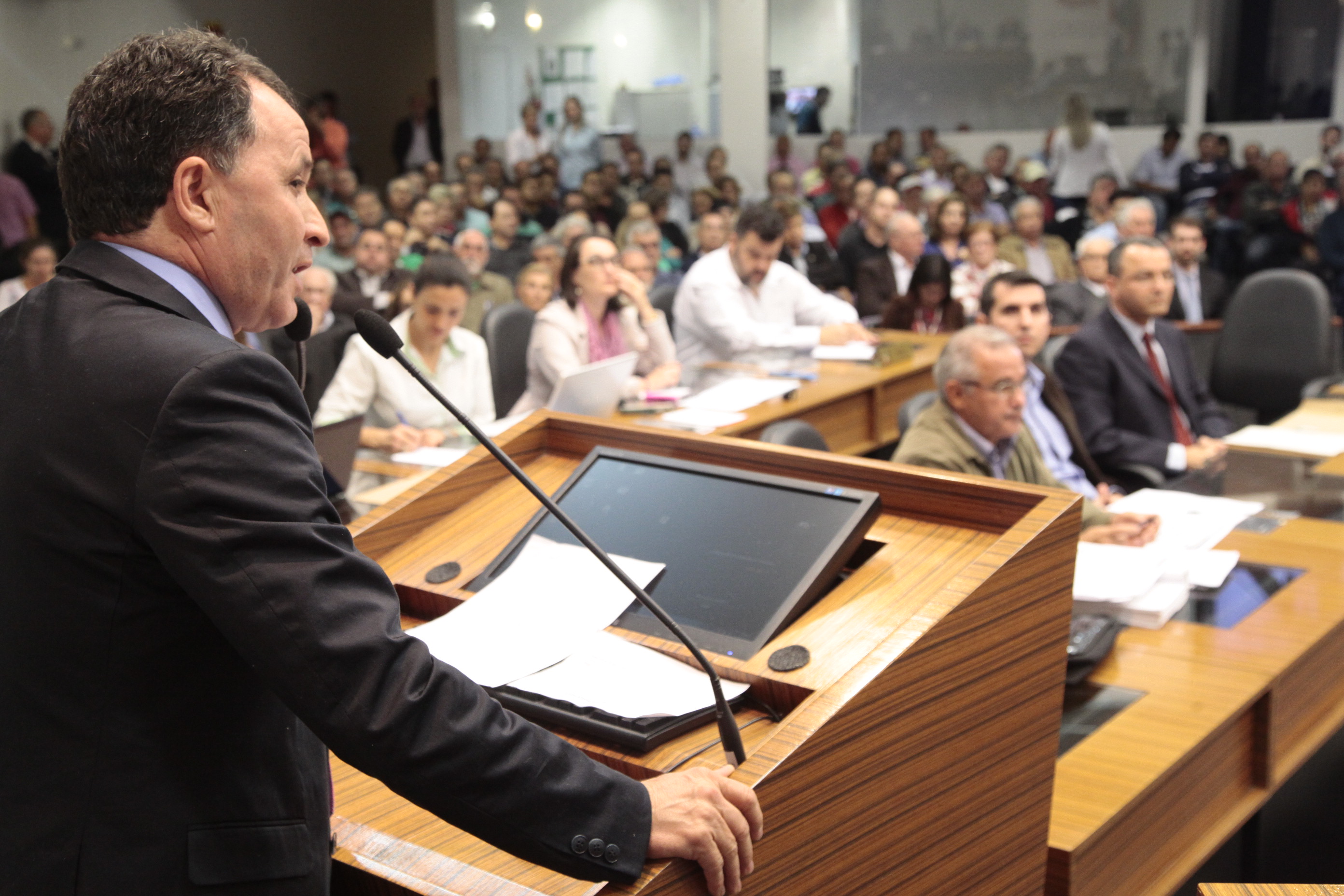 Audiência Pública para debater a Demarcação dos terrenos de Marinha - Joinville. Deputado Darci de Matos (PSD). Foto: Miriam Zomer/Agência AL