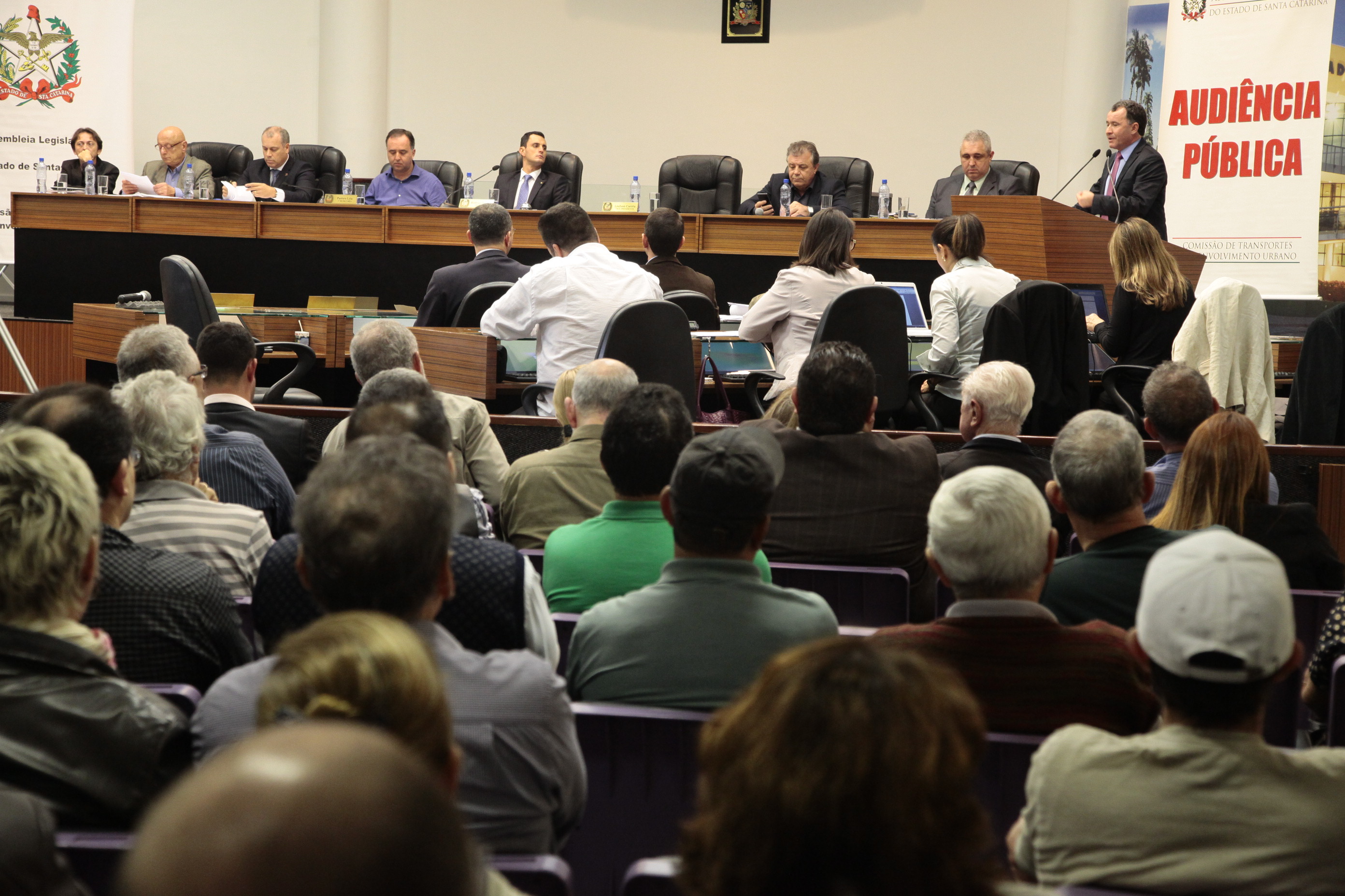 Audiência Pública para debater a Demarcação dos terrenos de Marinha - Joinville. Foto: Miriam Zomer/Agência AL