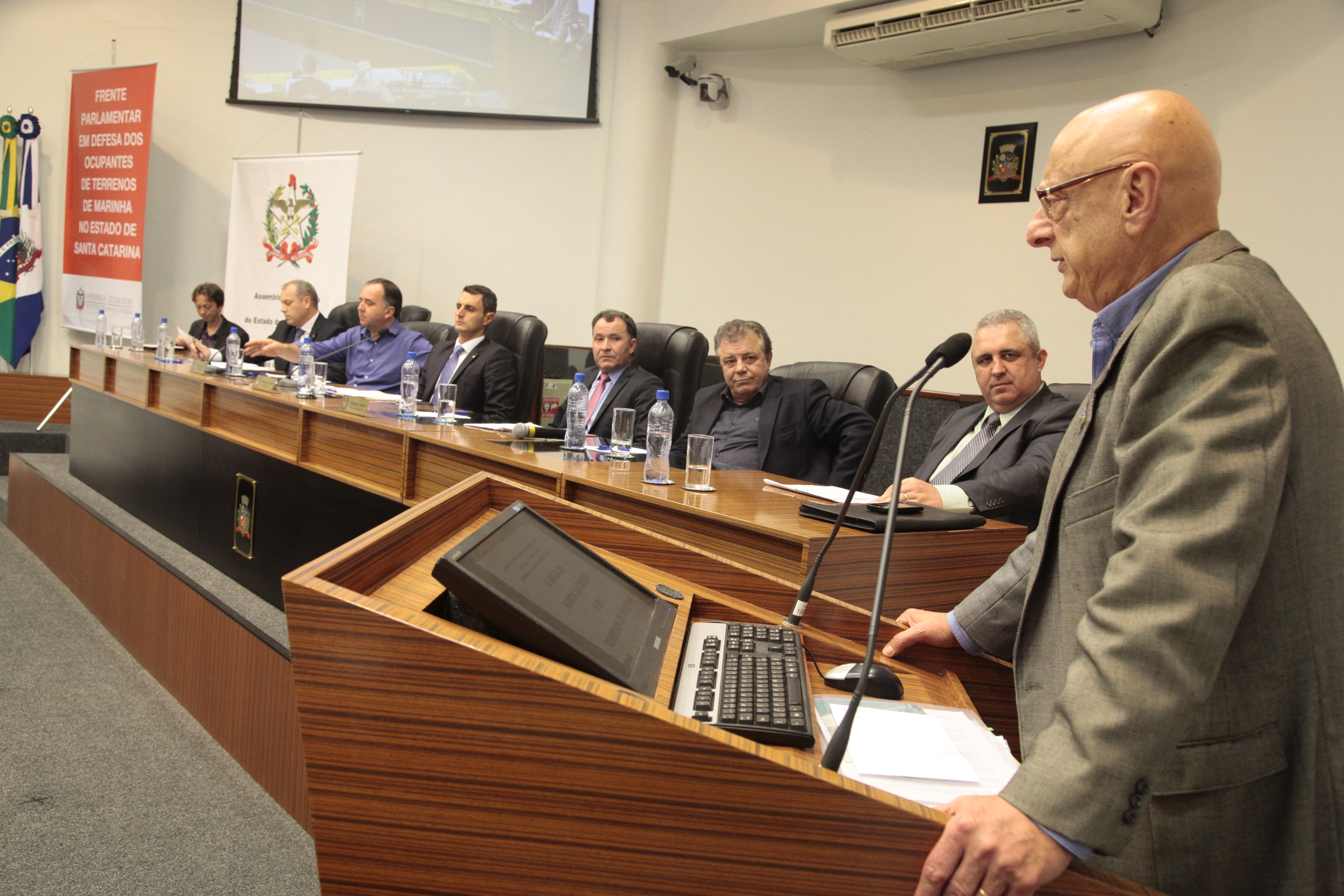 Audiência Pública para debater a Demarcação dos terrenos de Marinha - Joinville. Deputado Federal Esperidião Amin (PP). Foto: Miriam Zomer/Agência AL