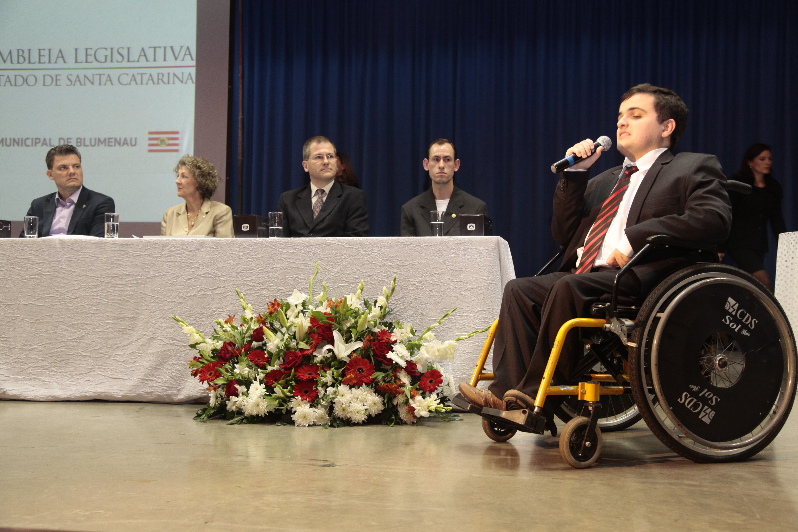 Sessão Solene em homenagem à Associação de Pais e Amigos dos Excepcionais (APAE) de Blumenau pela passagem dos seus 50 anos. Foto: Miriam Zomer/Agência AL