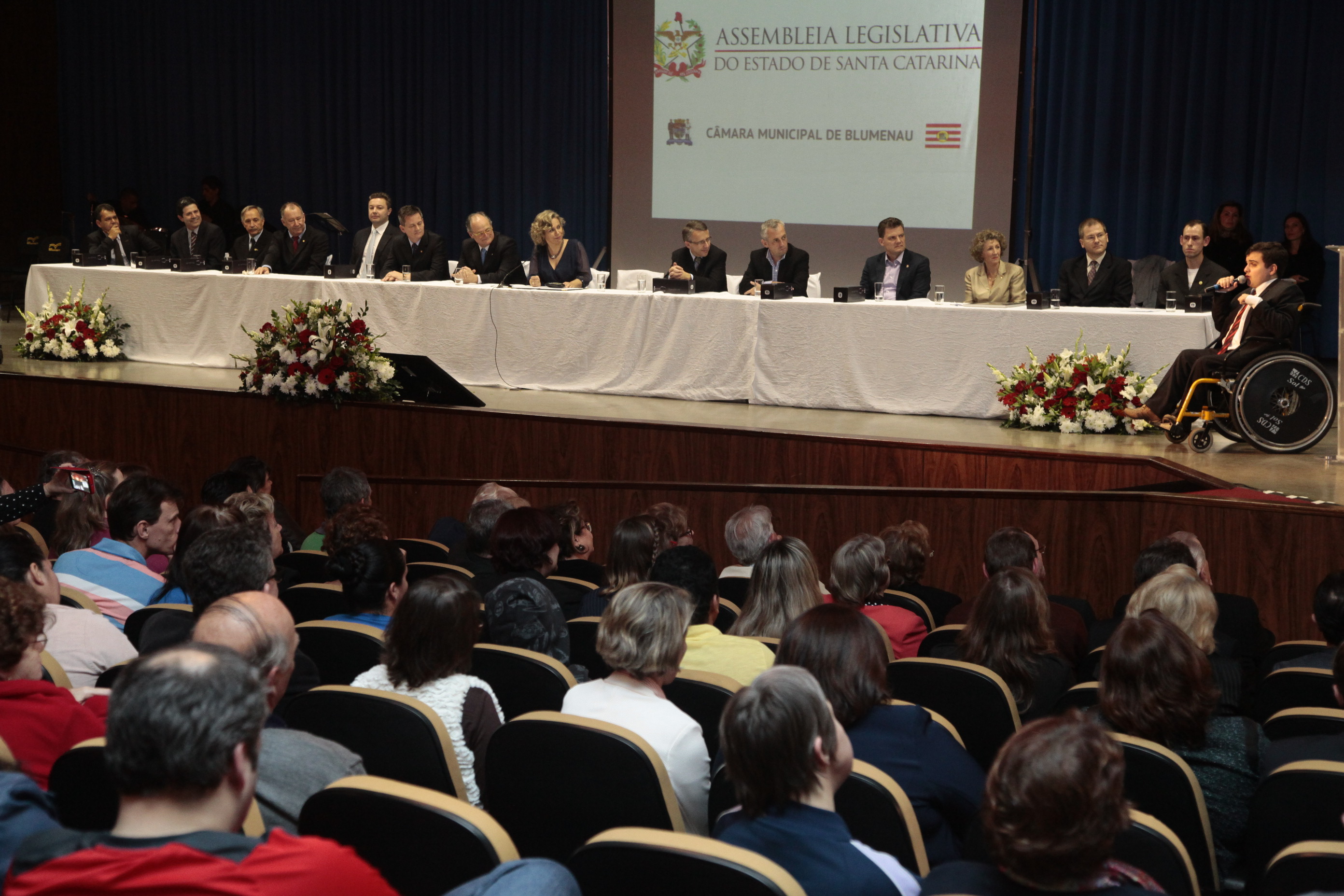 Sessão Solene em homenagem à Associação de Pais e Amigos dos Excepcionais (APAE) de Blumenau pela passagem dos seus 50 anos. Foto: Miriam Zomer/Agência AL