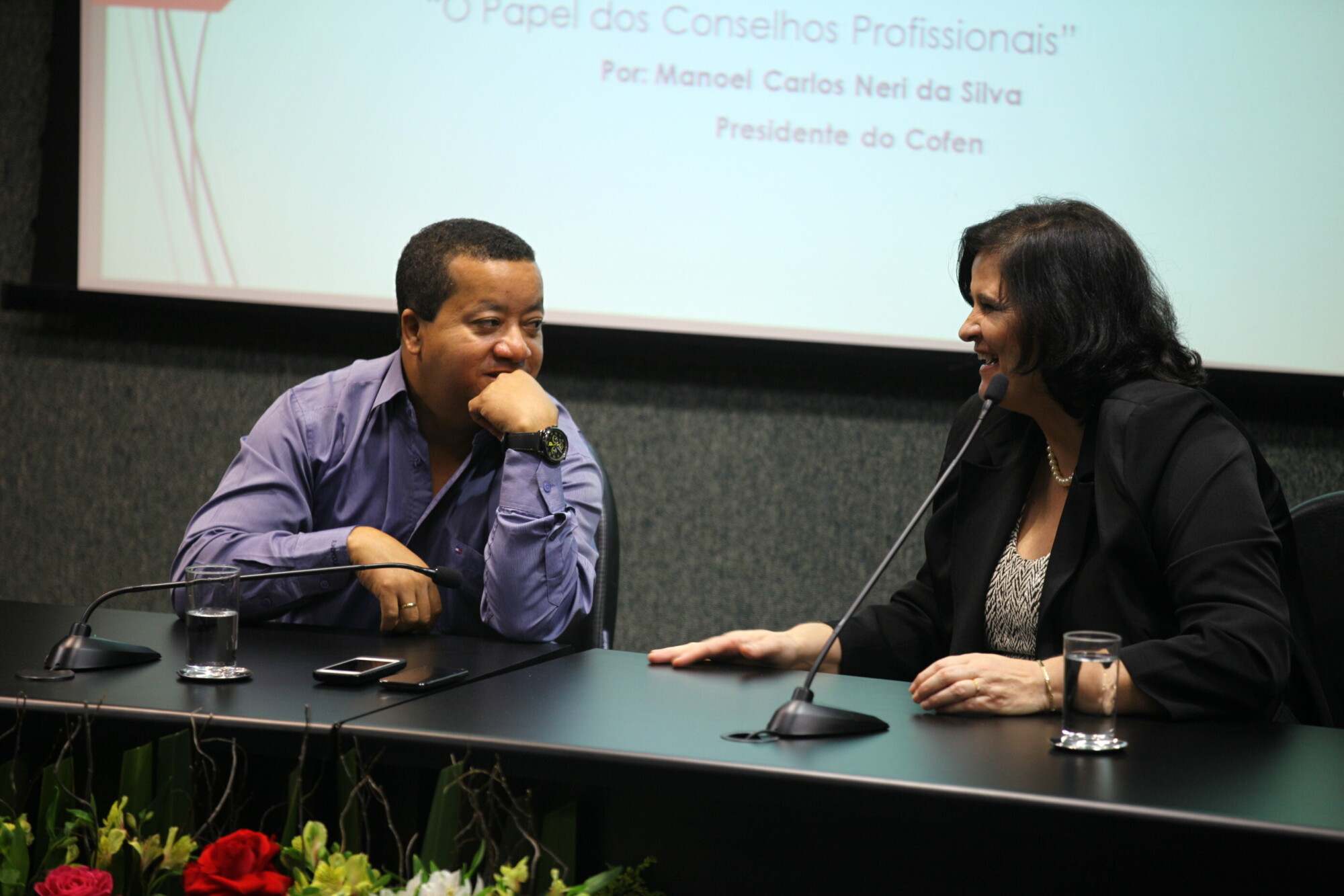 O presidente do Cofen, Manoel Carlos Néri da Silva, e a presidente do Coren/SC, Helga Bresciani