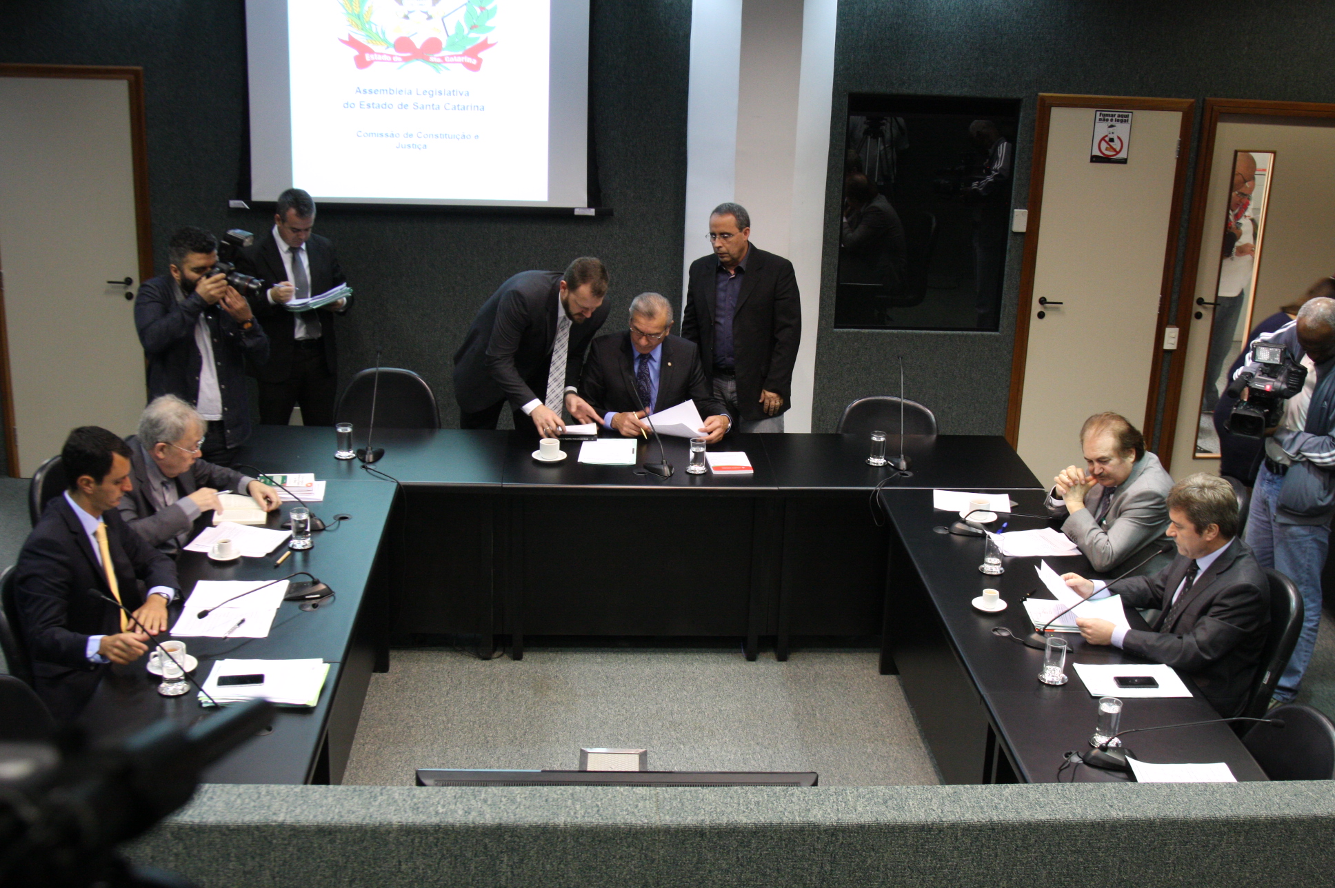 Comissão de Constituição de Justiça.