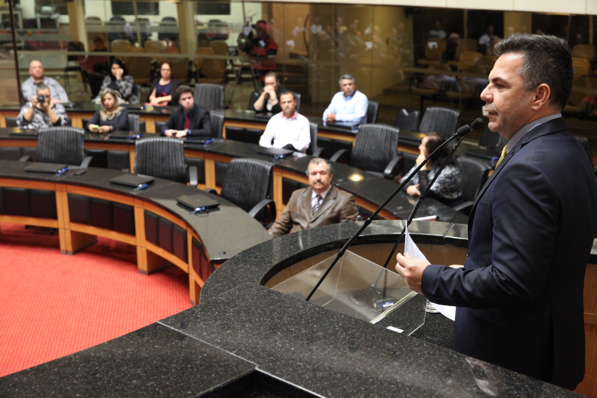 Deputado Luiz Fernando Vampiro foi o proponente da sessão especial. FOTO: Fábio Queiroz / Agência AL