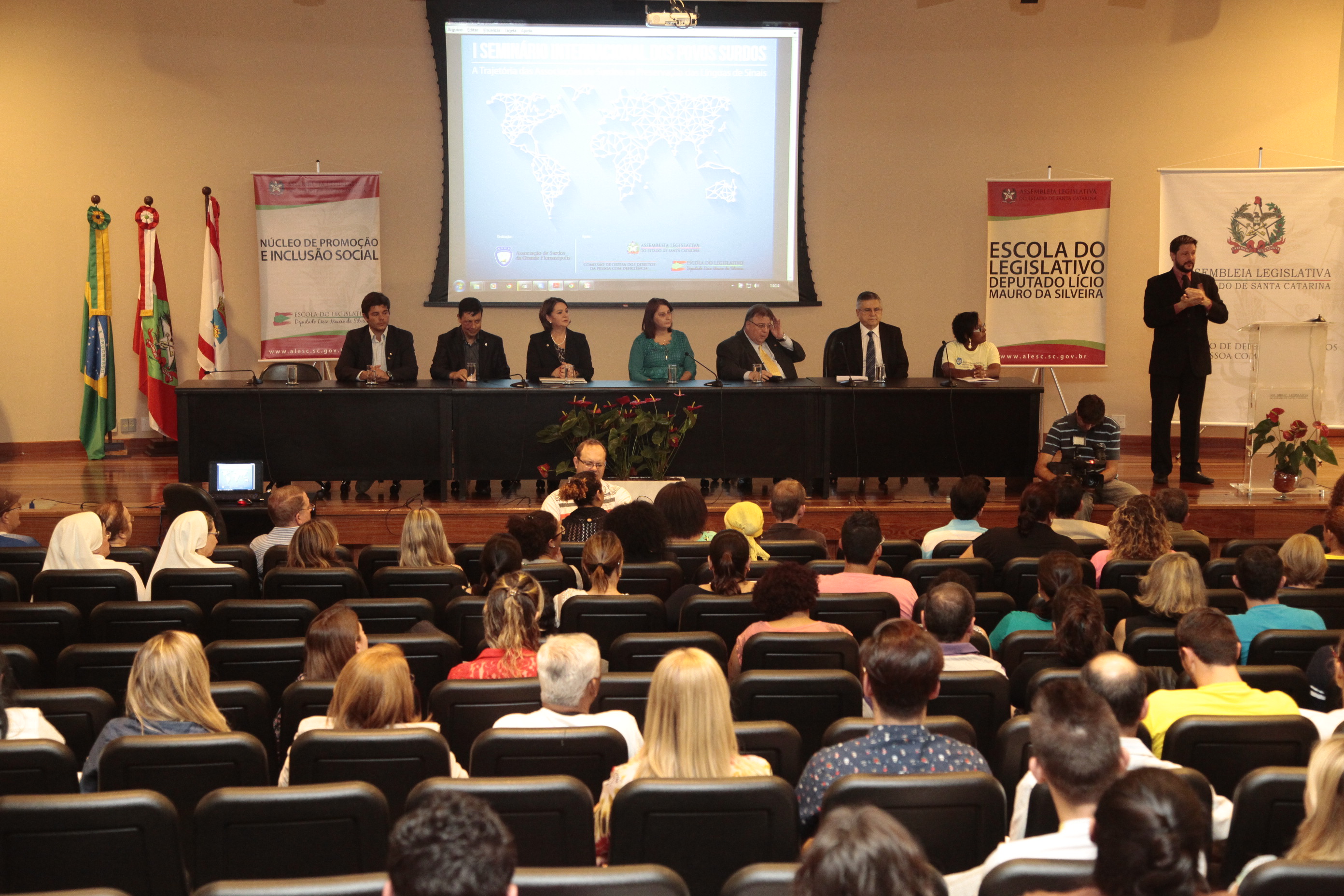 I Seminário Internacional dos Povos Surdos: A Trajetória das Associações de Surdos na Preservação das Línguas de Sinais. Foto: Miriam Zomer/Agência AL