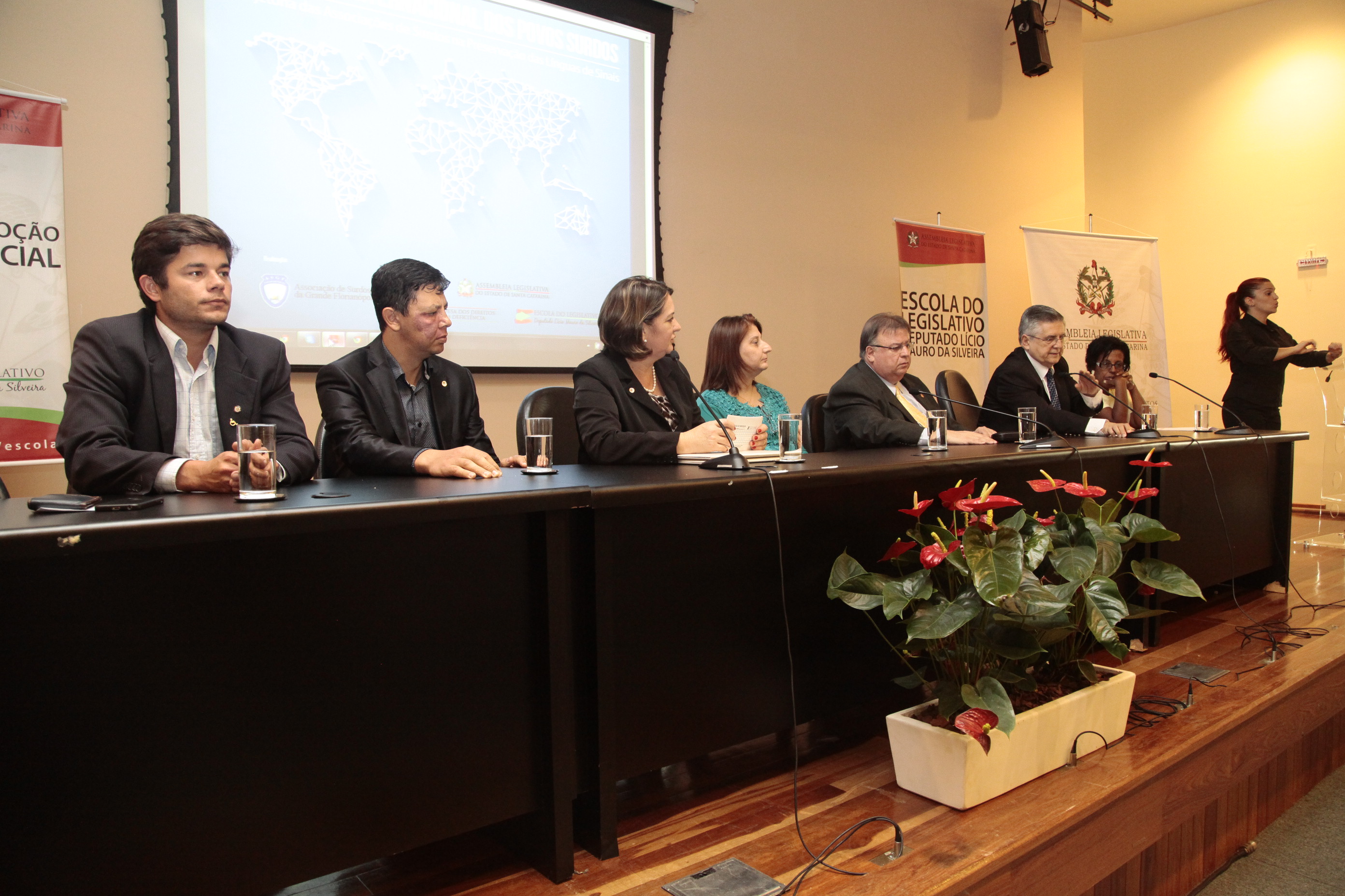 I Seminário Internacional dos Povos Surdos: A Trajetória das Associações de Surdos na Preservação das Línguas de Sinais. Foto: Miriam Zomer/Agência AL
